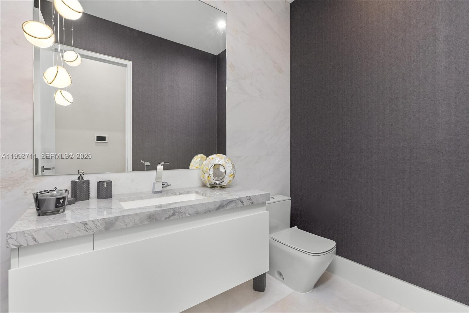 DEL LAGO ISLE - Residential