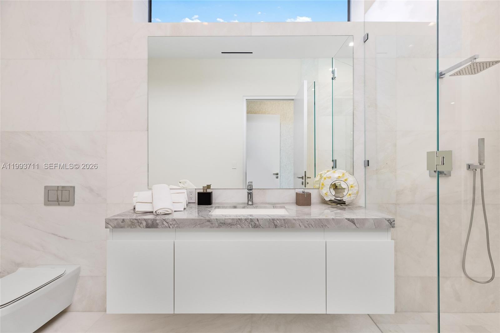 DEL LAGO ISLE - Residential