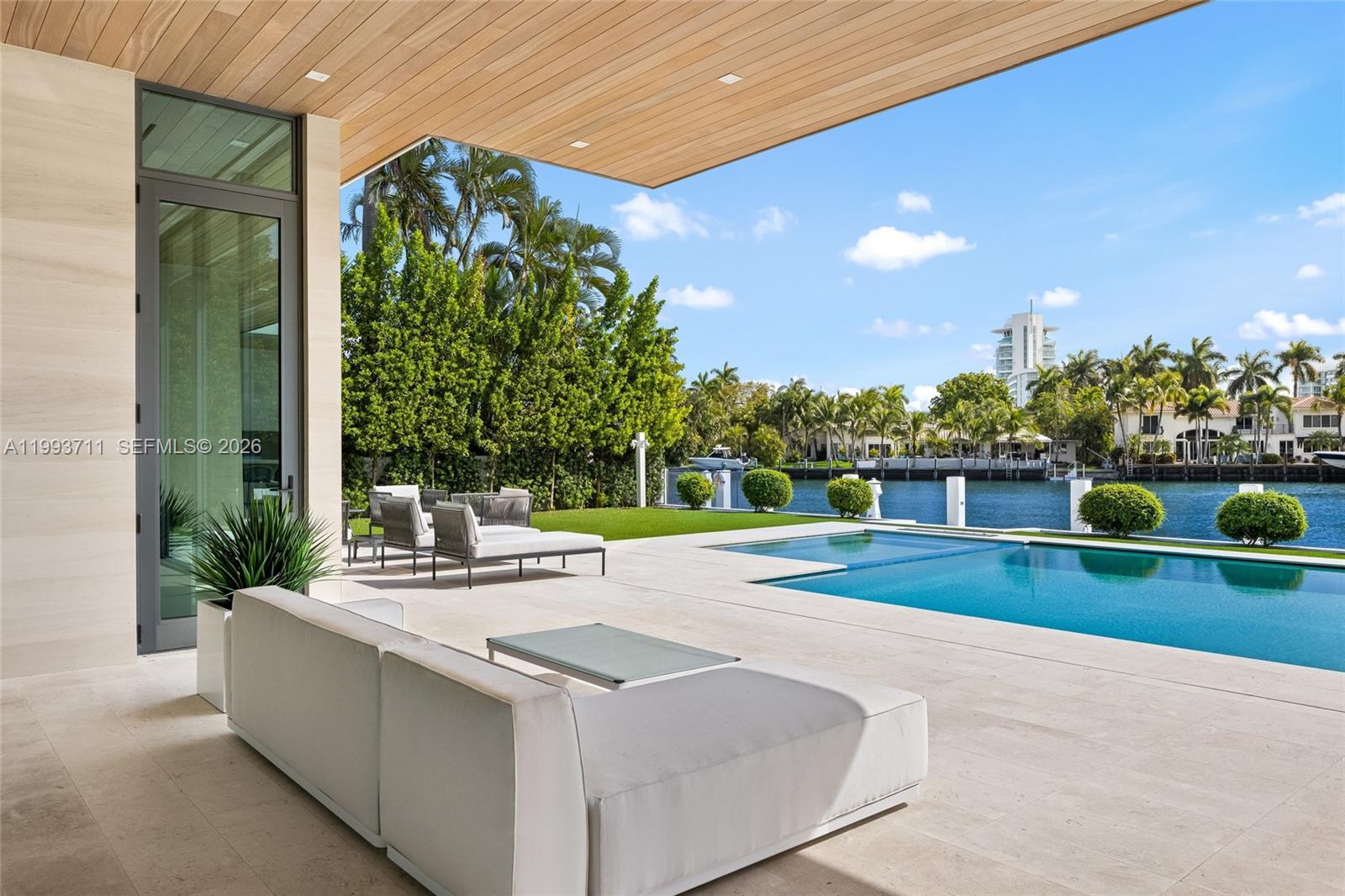 DEL LAGO ISLE - Residential