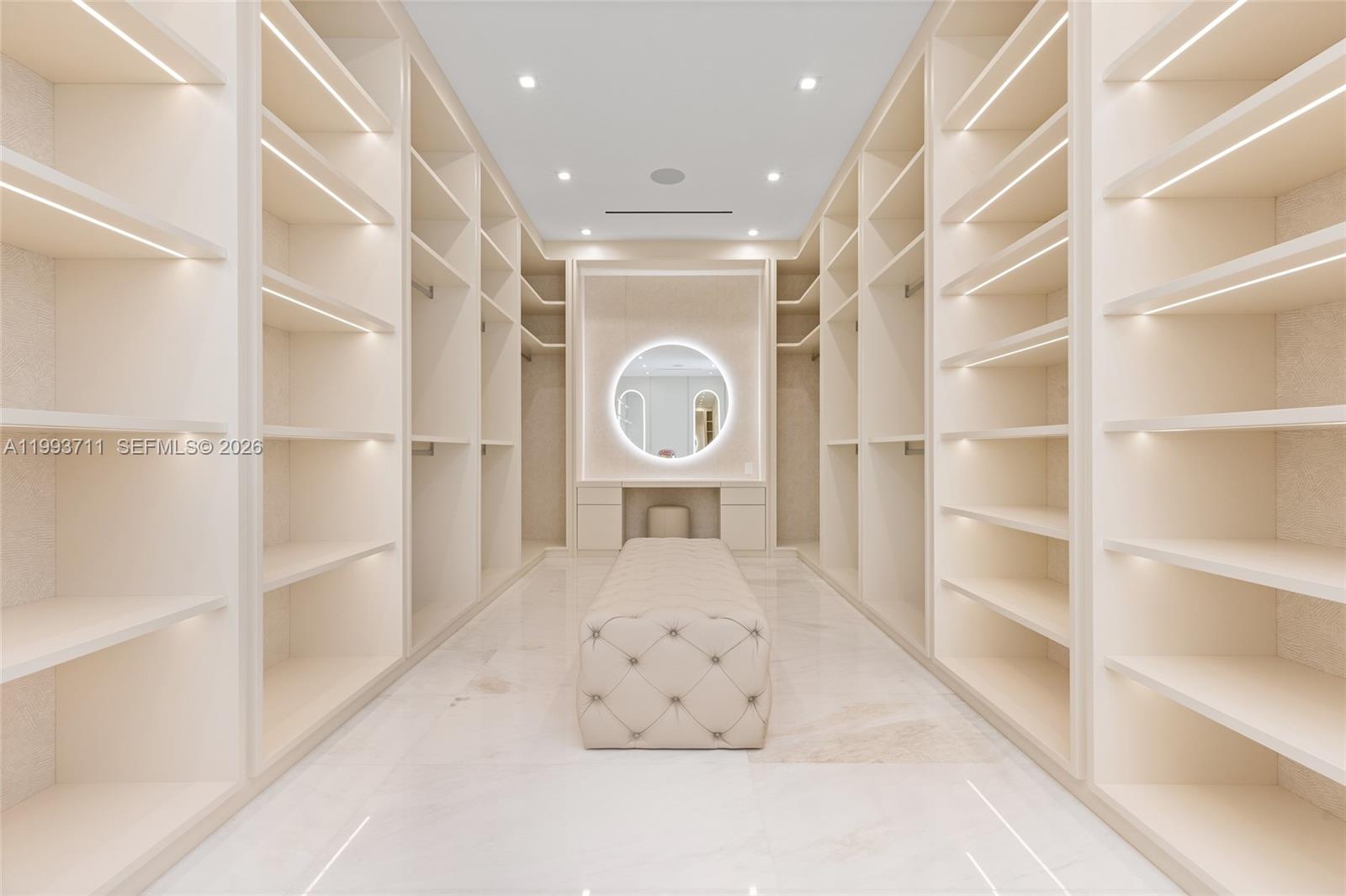 DEL LAGO ISLE - Residential