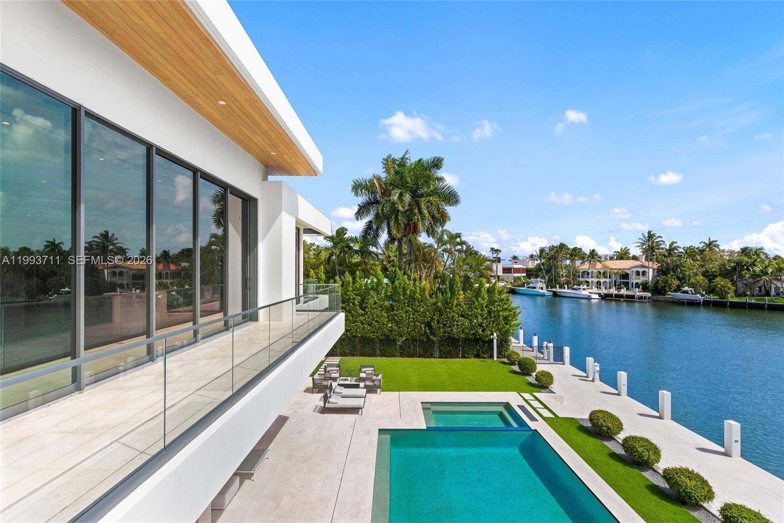 DEL LAGO ISLE - Residential