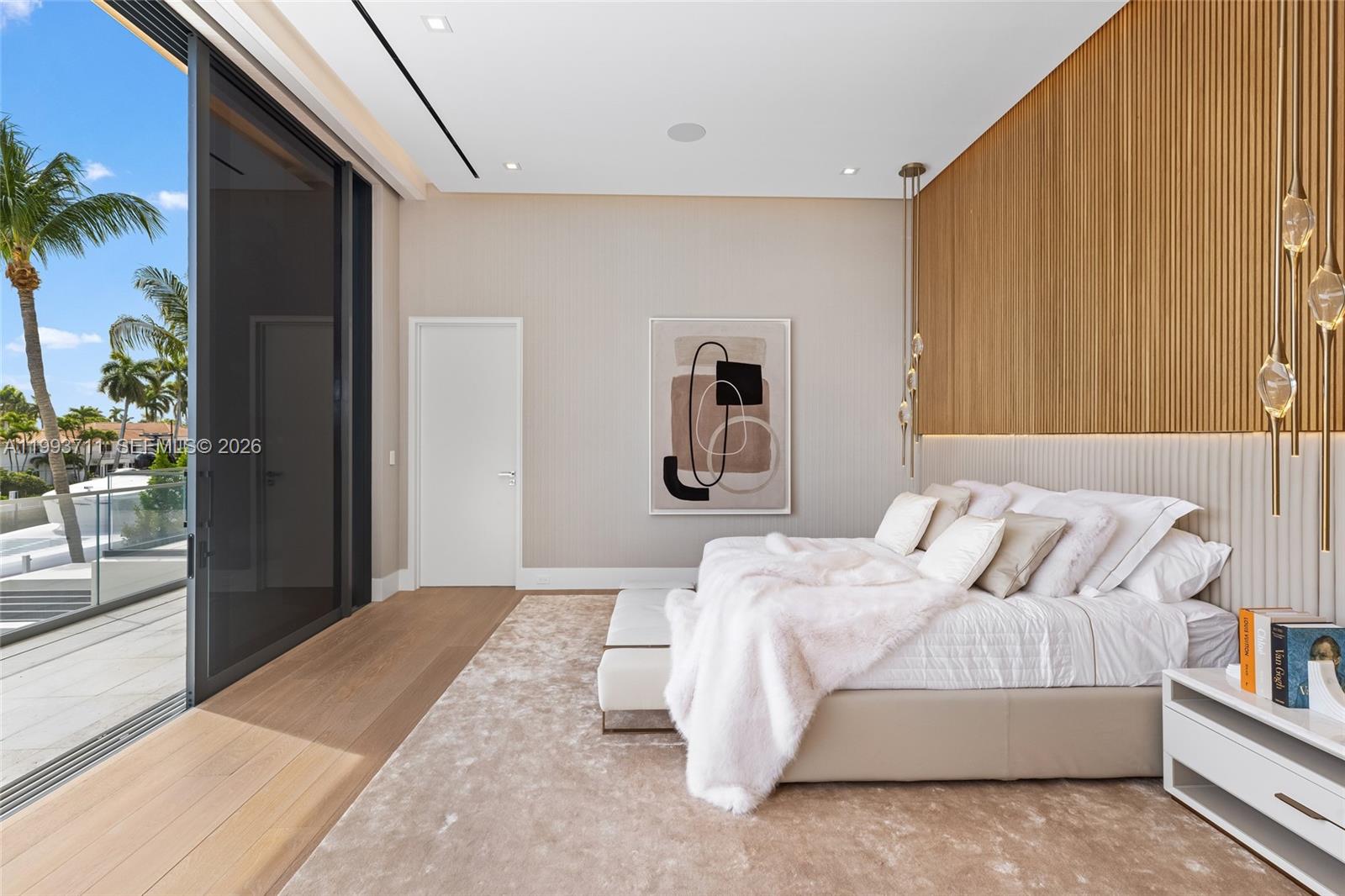 DEL LAGO ISLE - Residential