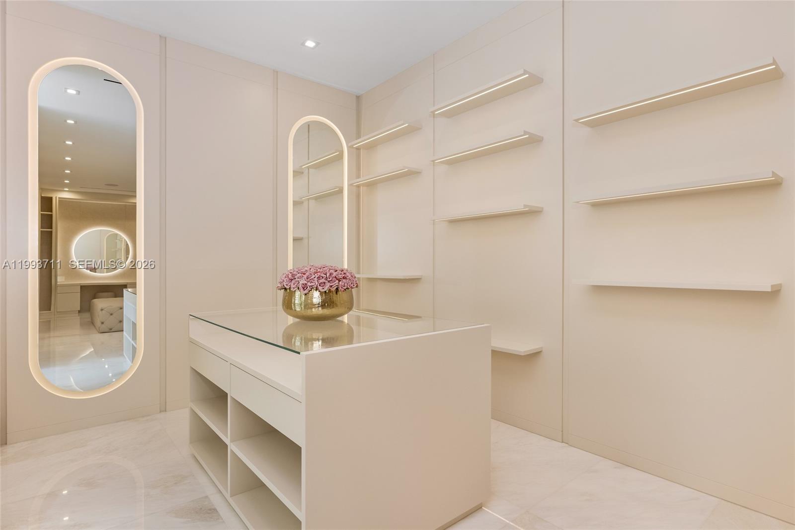 DEL LAGO ISLE - Residential