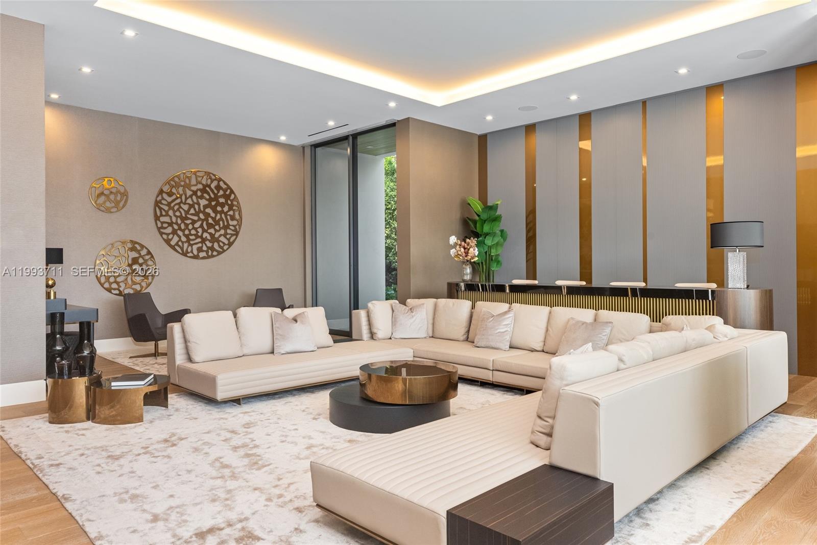 DEL LAGO ISLE - Residential