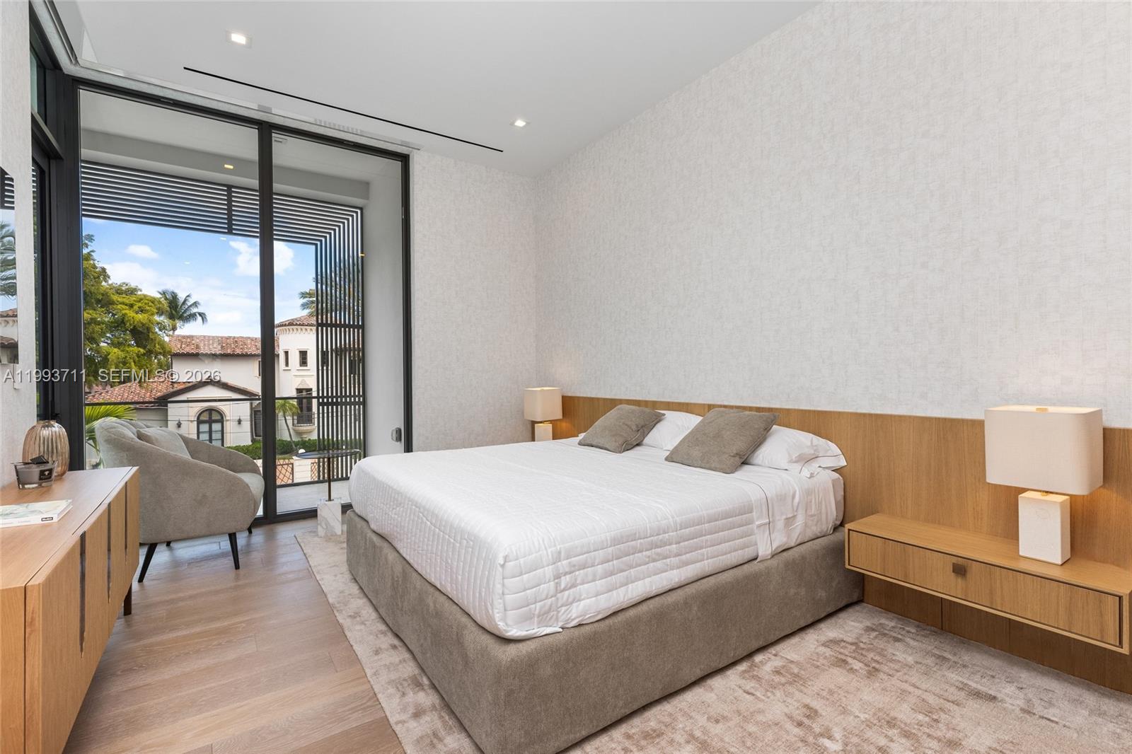 DEL LAGO ISLE - Residential