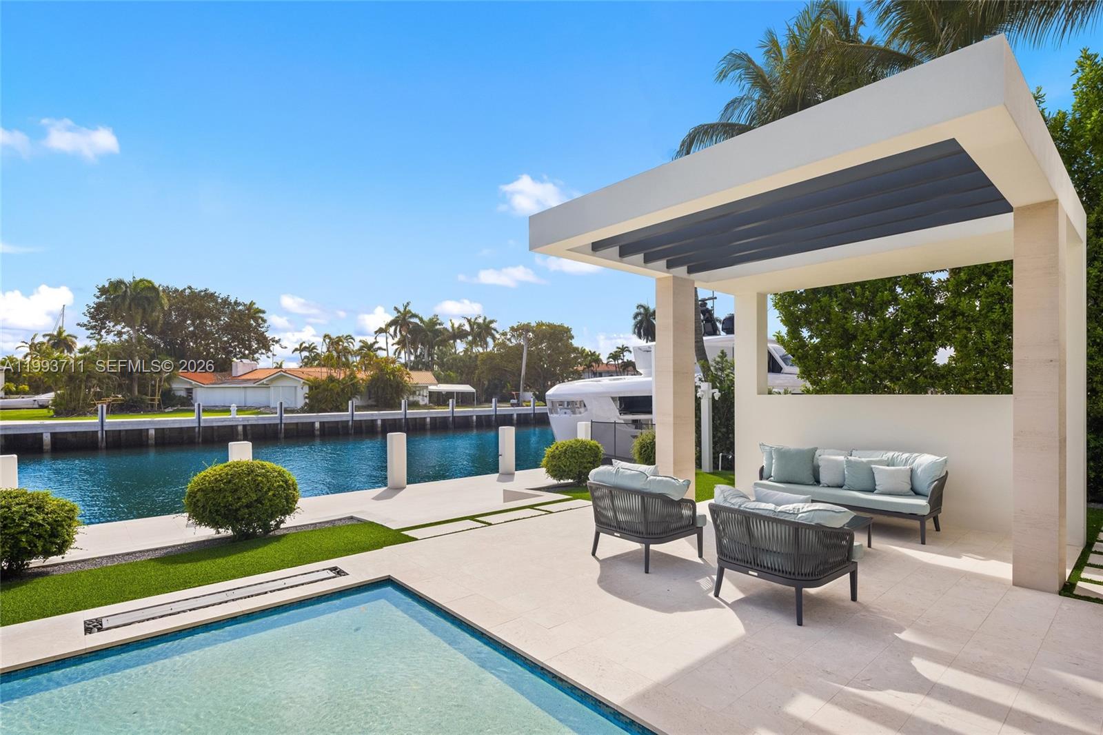 DEL LAGO ISLE - Residential