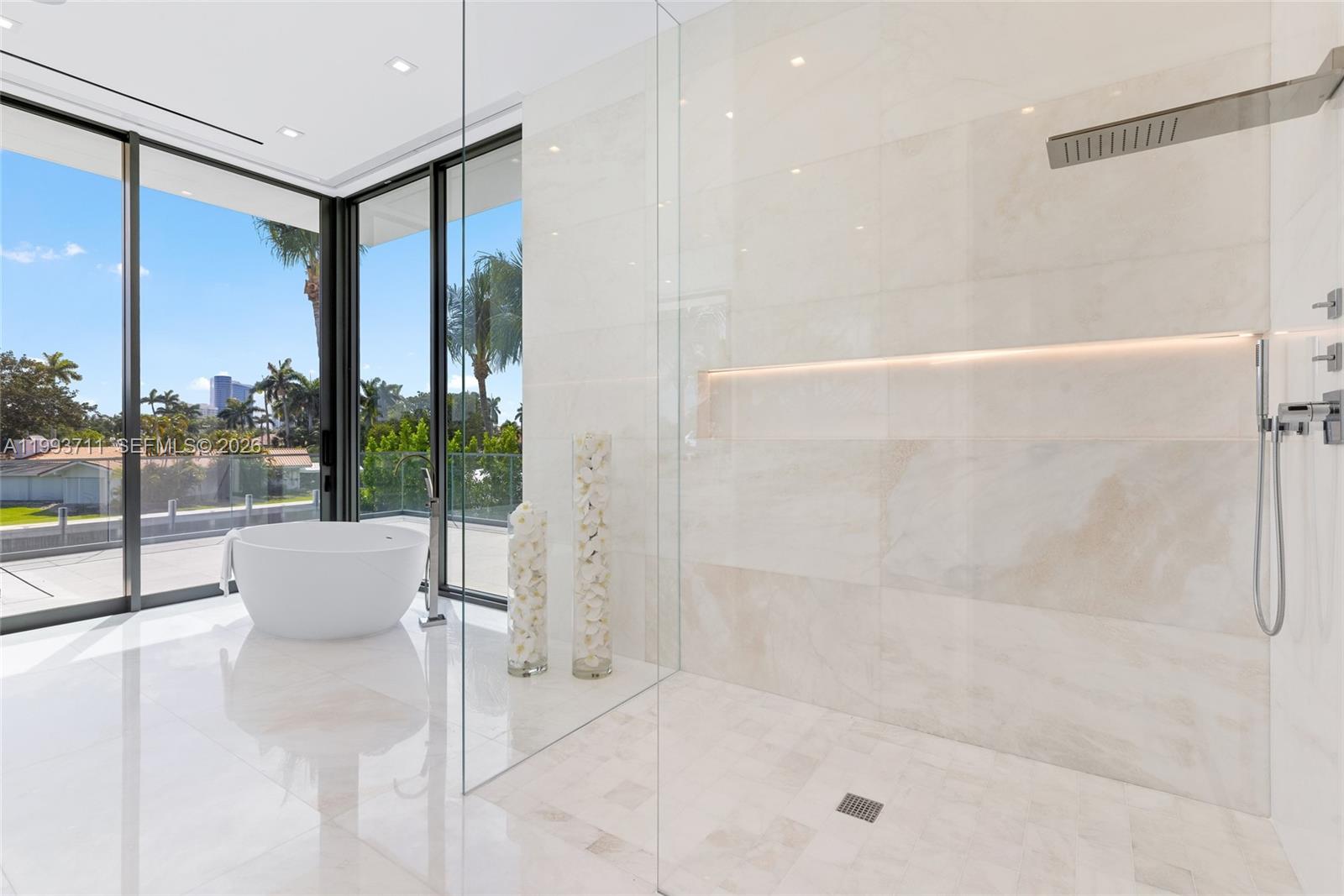 DEL LAGO ISLE - Residential