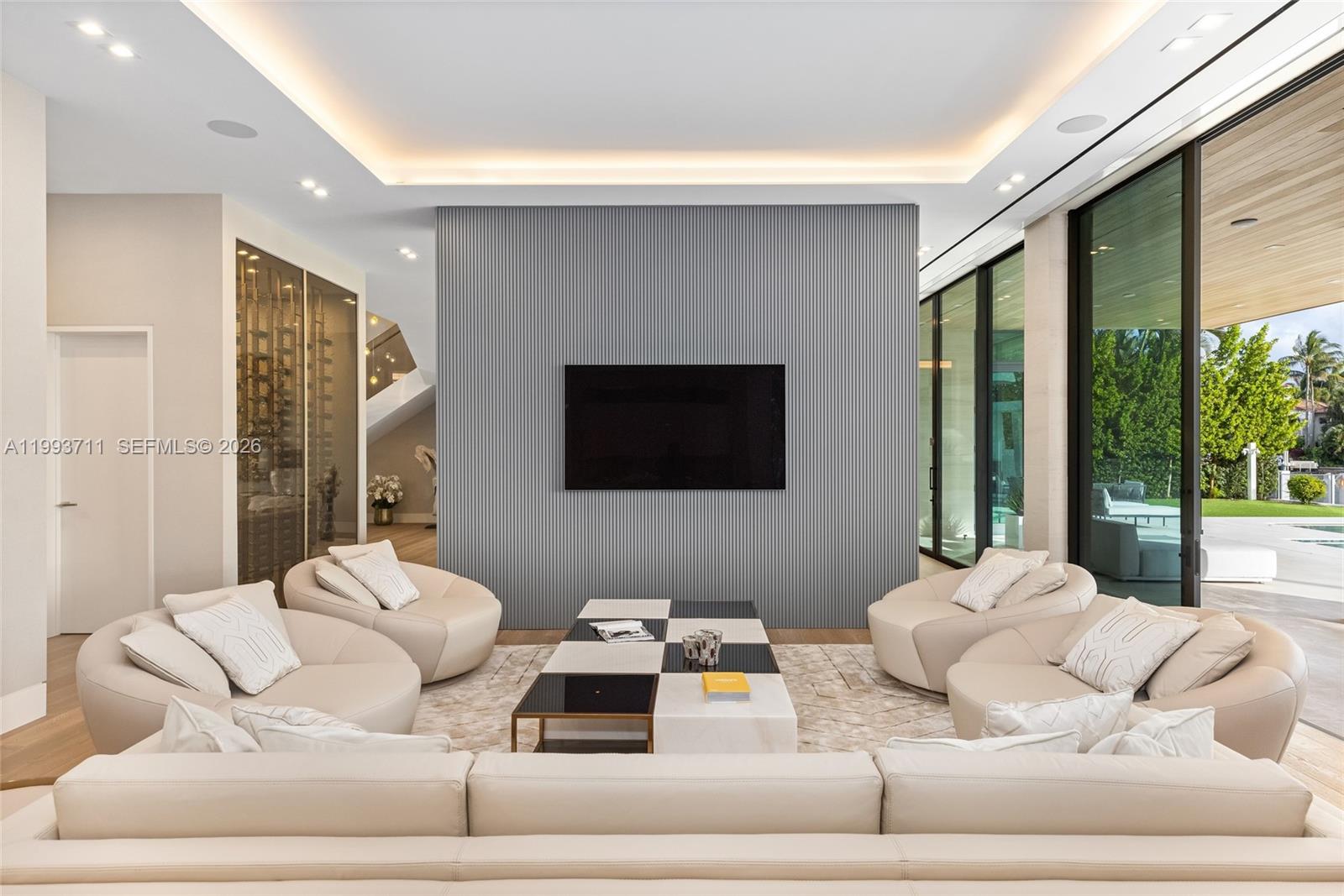 DEL LAGO ISLE - Residential