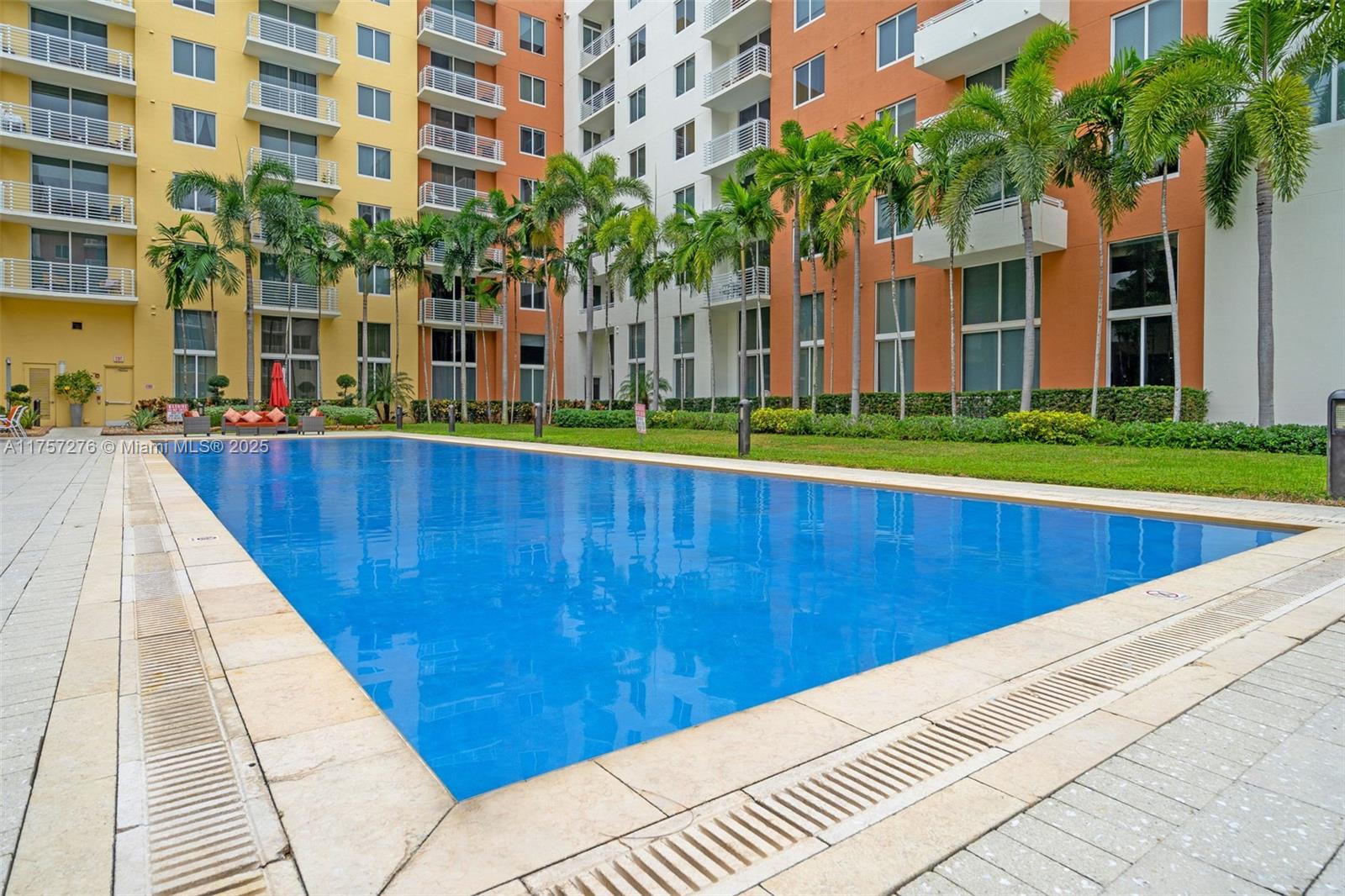 VENTURE AT AVENTURA WEST - Residential