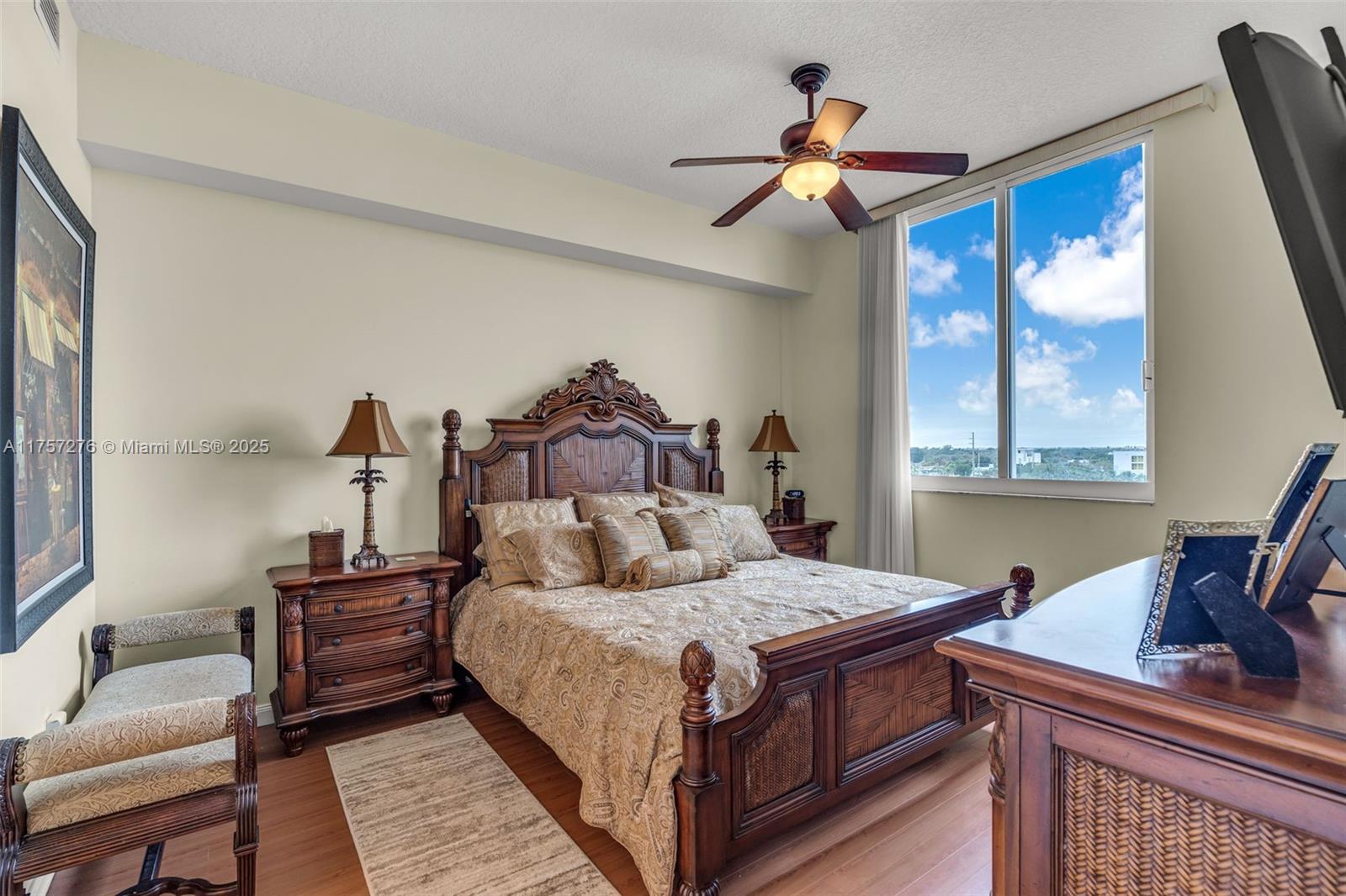 VENTURE AT AVENTURA WEST - Residential