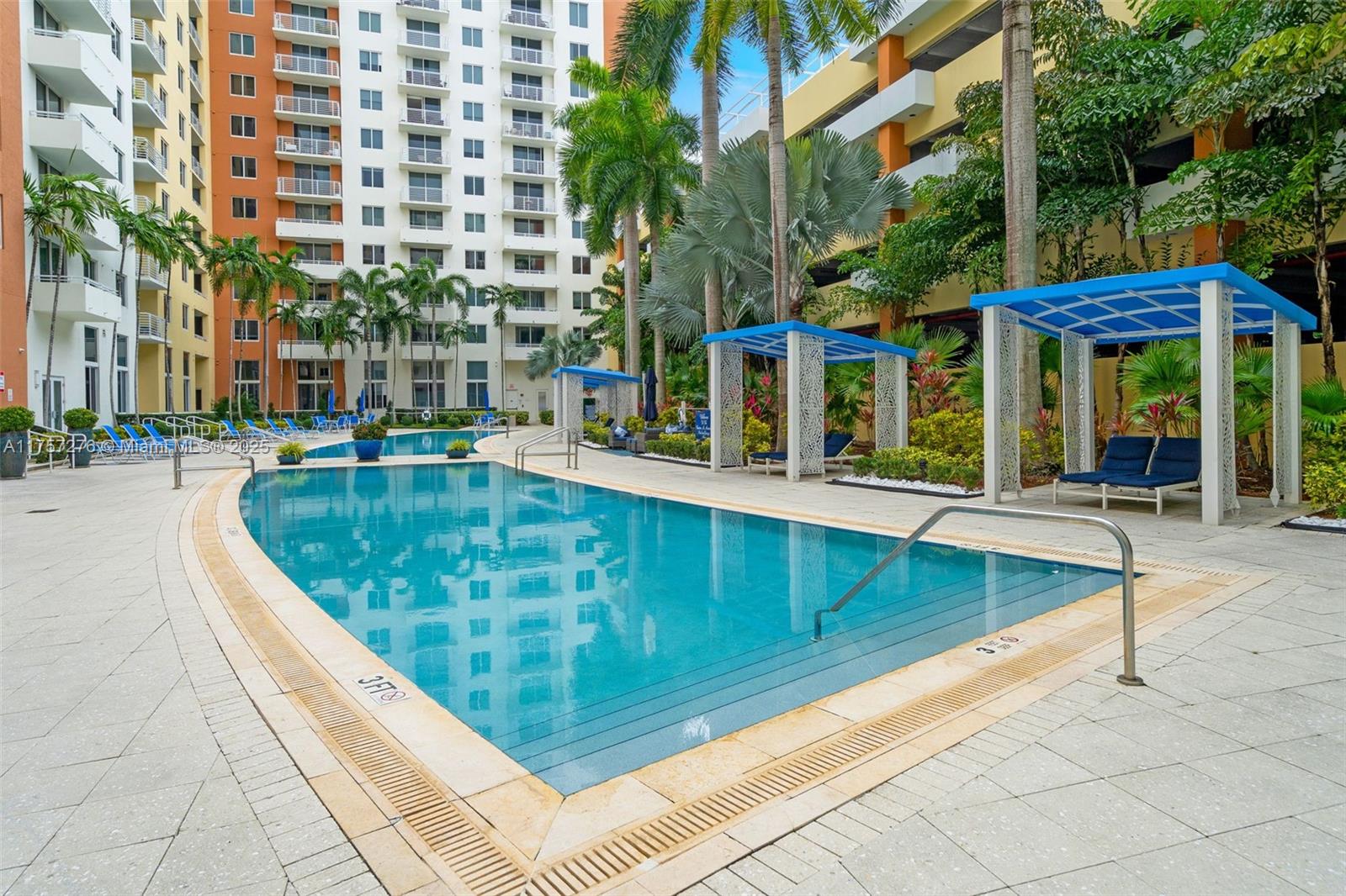 VENTURE AT AVENTURA WEST - Residential