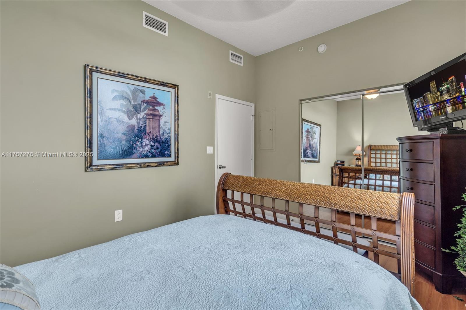 VENTURE AT AVENTURA WEST - Residential