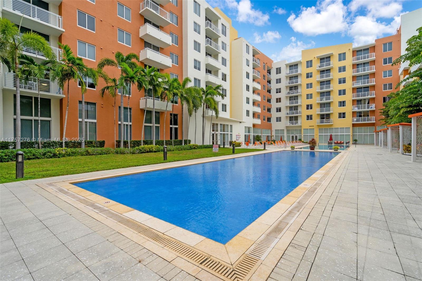 VENTURE AT AVENTURA WEST - Residential