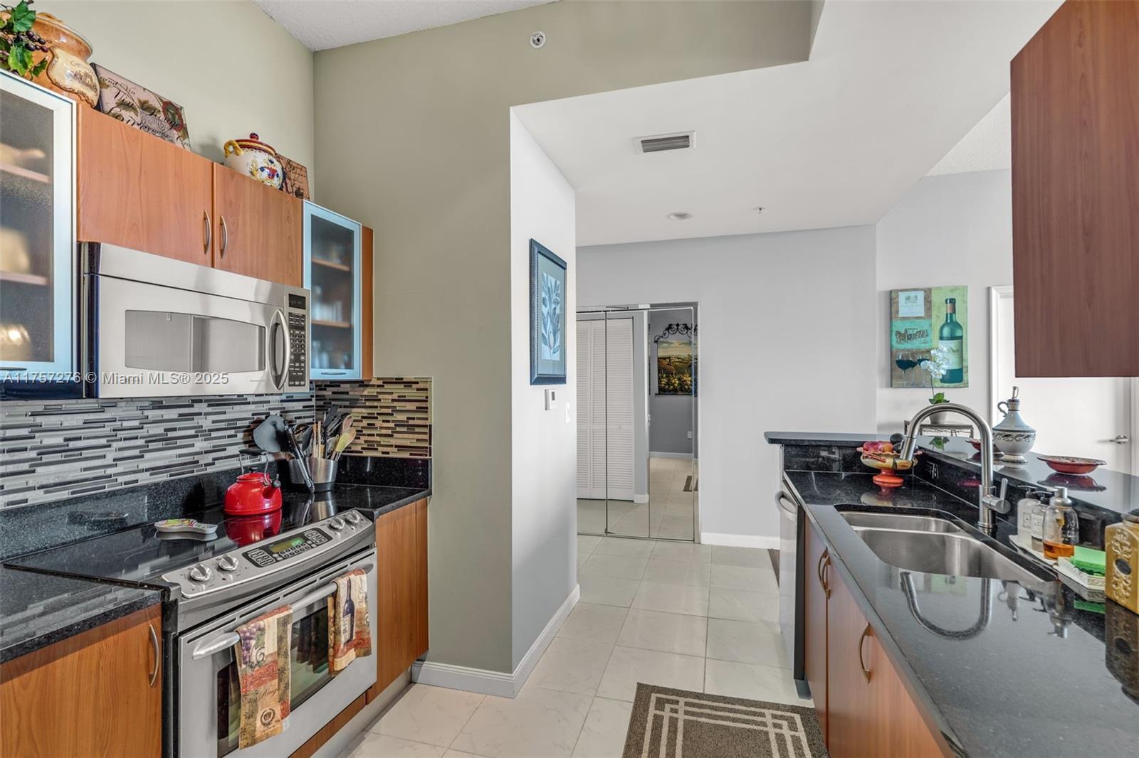 VENTURE AT AVENTURA WEST - Residential