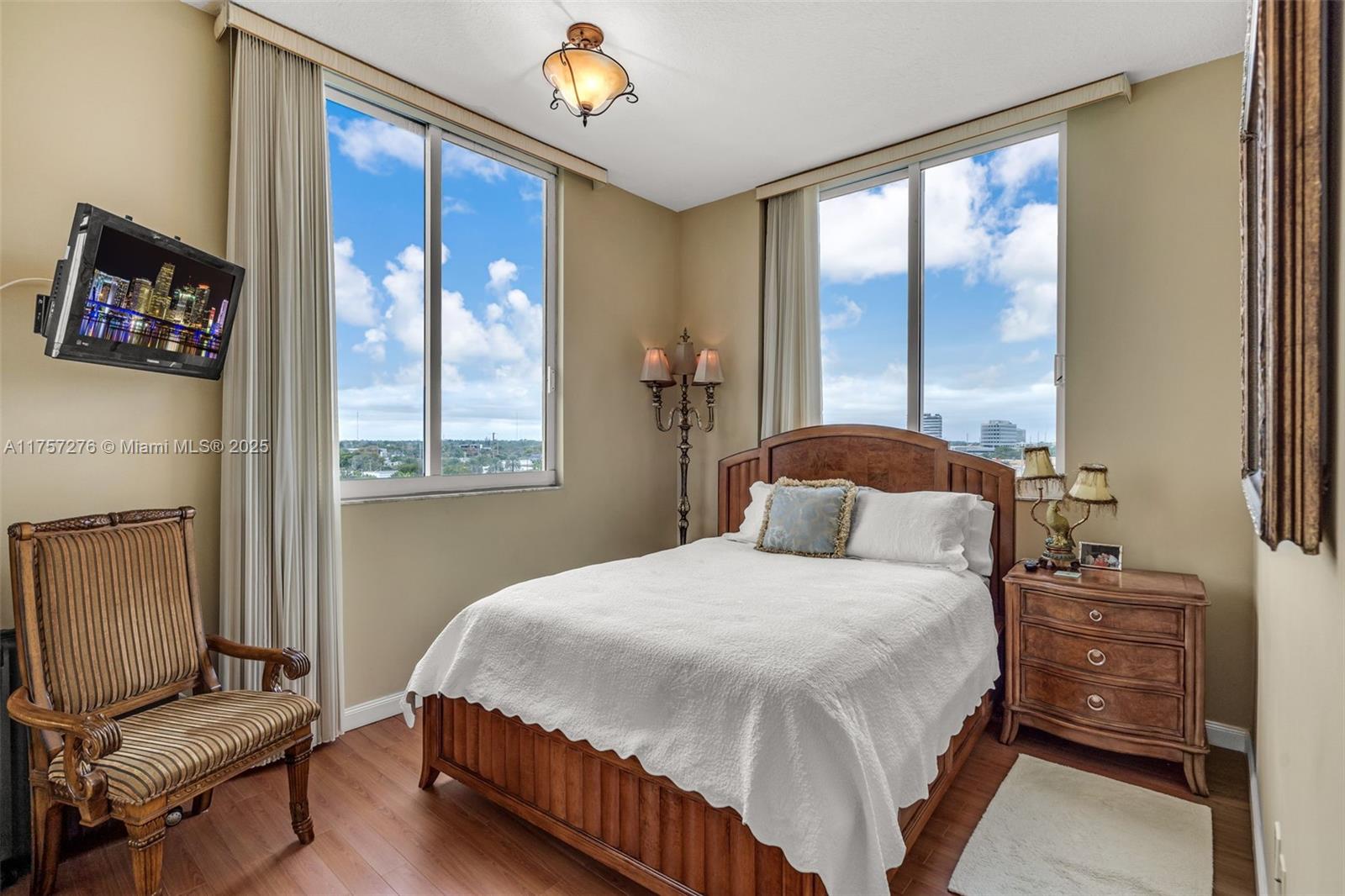 VENTURE AT AVENTURA WEST - Residential