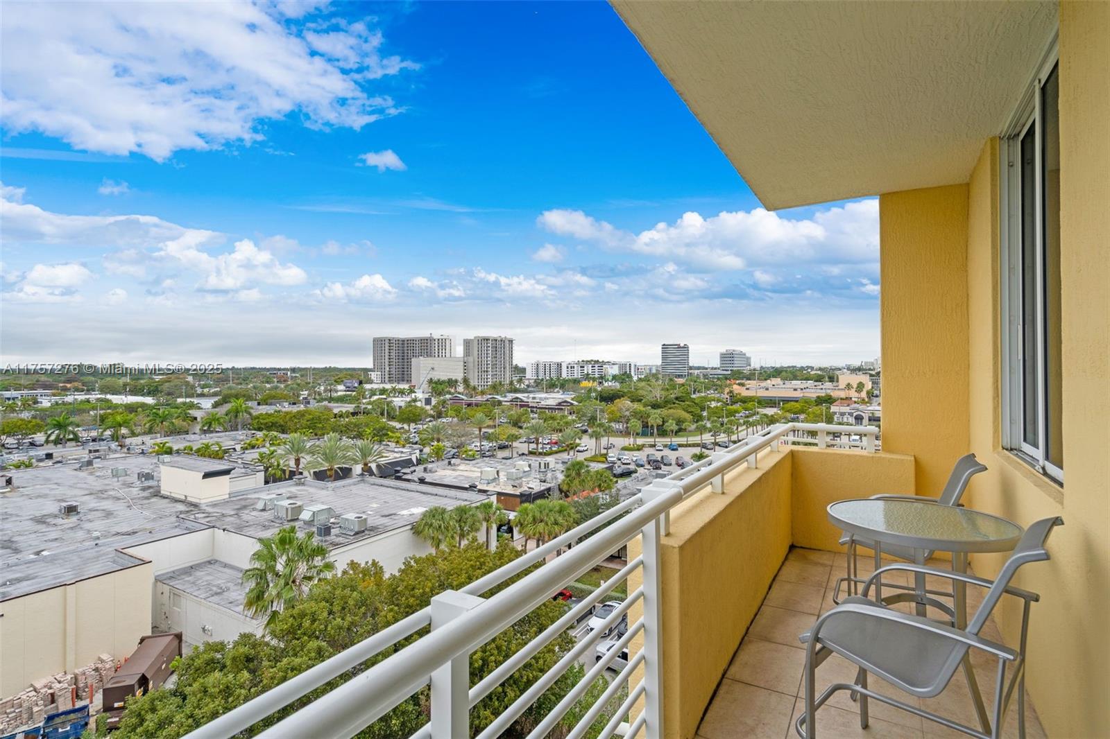 VENTURE AT AVENTURA WEST - Residential