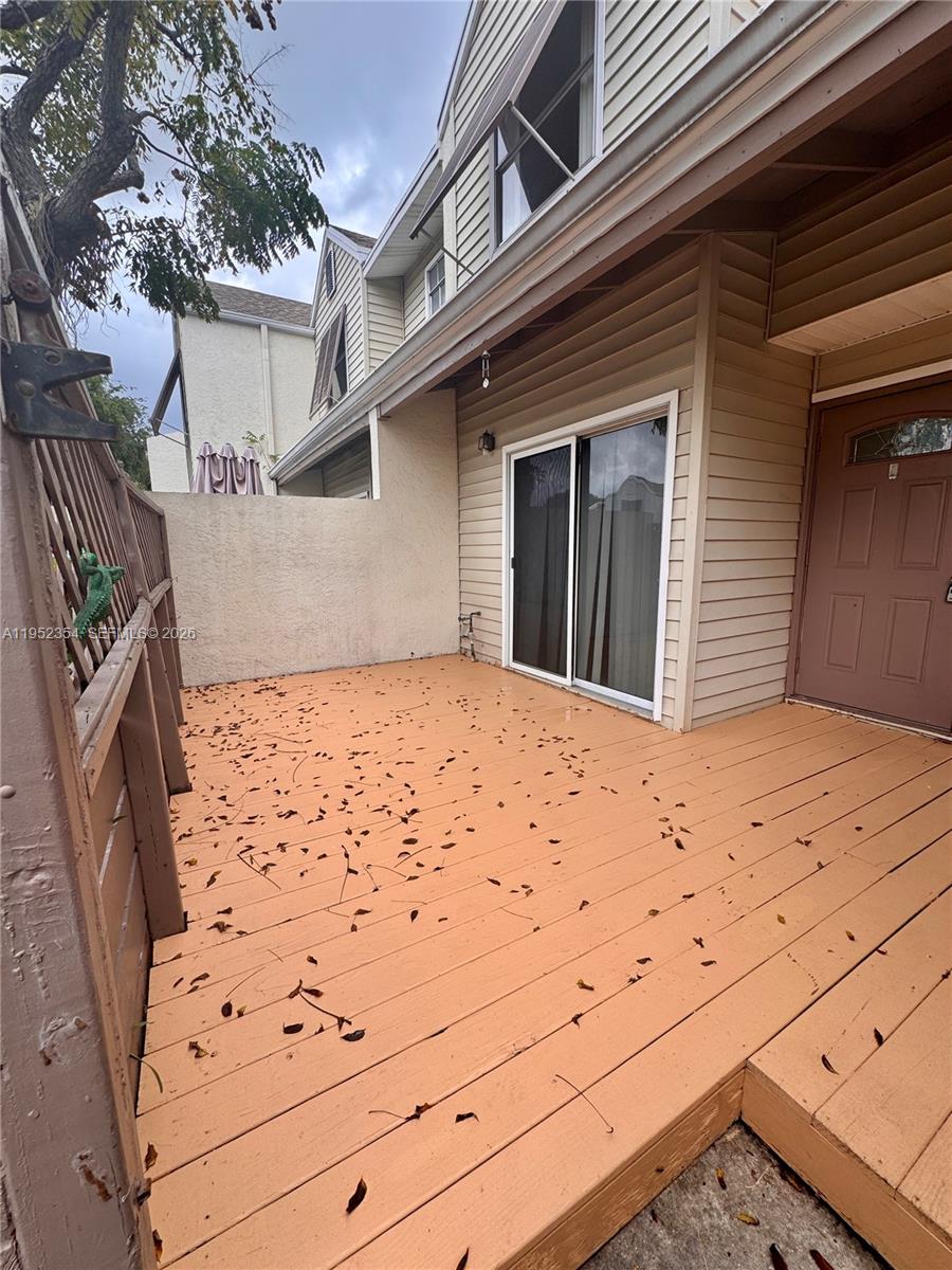 WOODLAKE SHORES - Residential