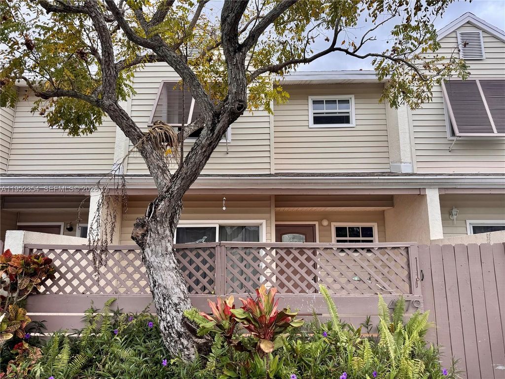 Photo of 4879 N Hemingway Cir, Margate, FL 33063 (MLS # A11952354)