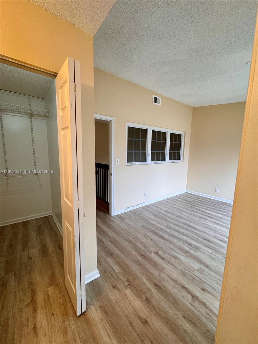 WOODLAKE SHORES - Residential