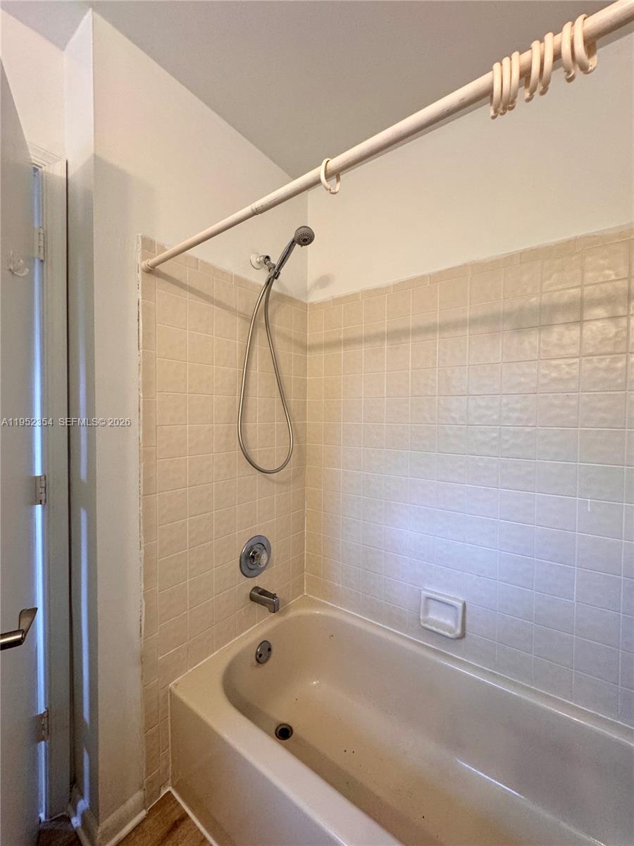 WOODLAKE SHORES - Residential