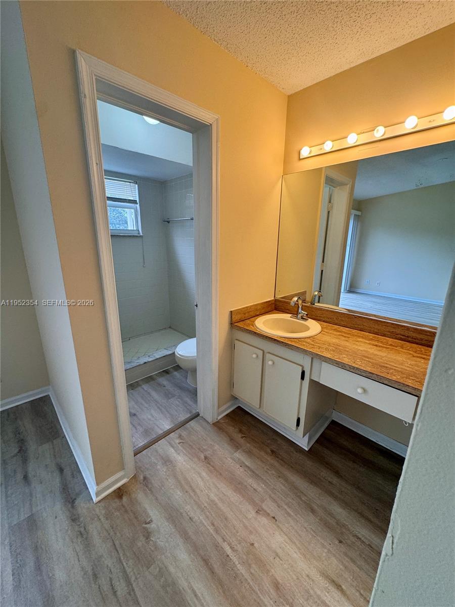 WOODLAKE SHORES - Residential