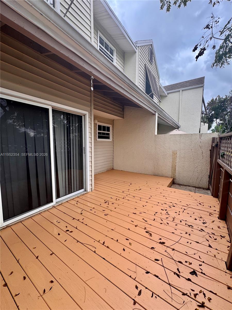 WOODLAKE SHORES - Residential