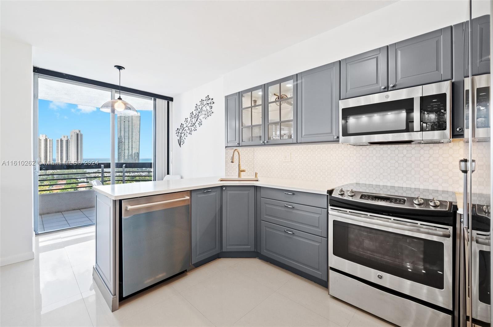 MYSTIC POINTE CONDO NO TH - Residential