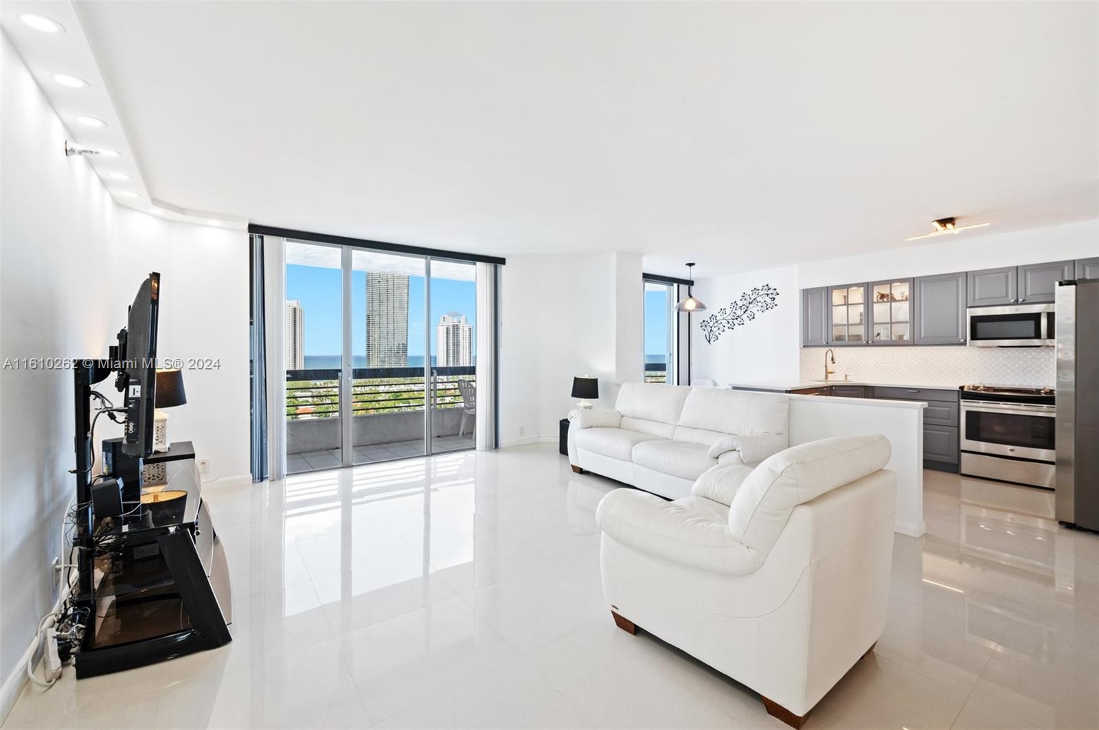 MYSTIC POINTE CONDO NO TH - Residential