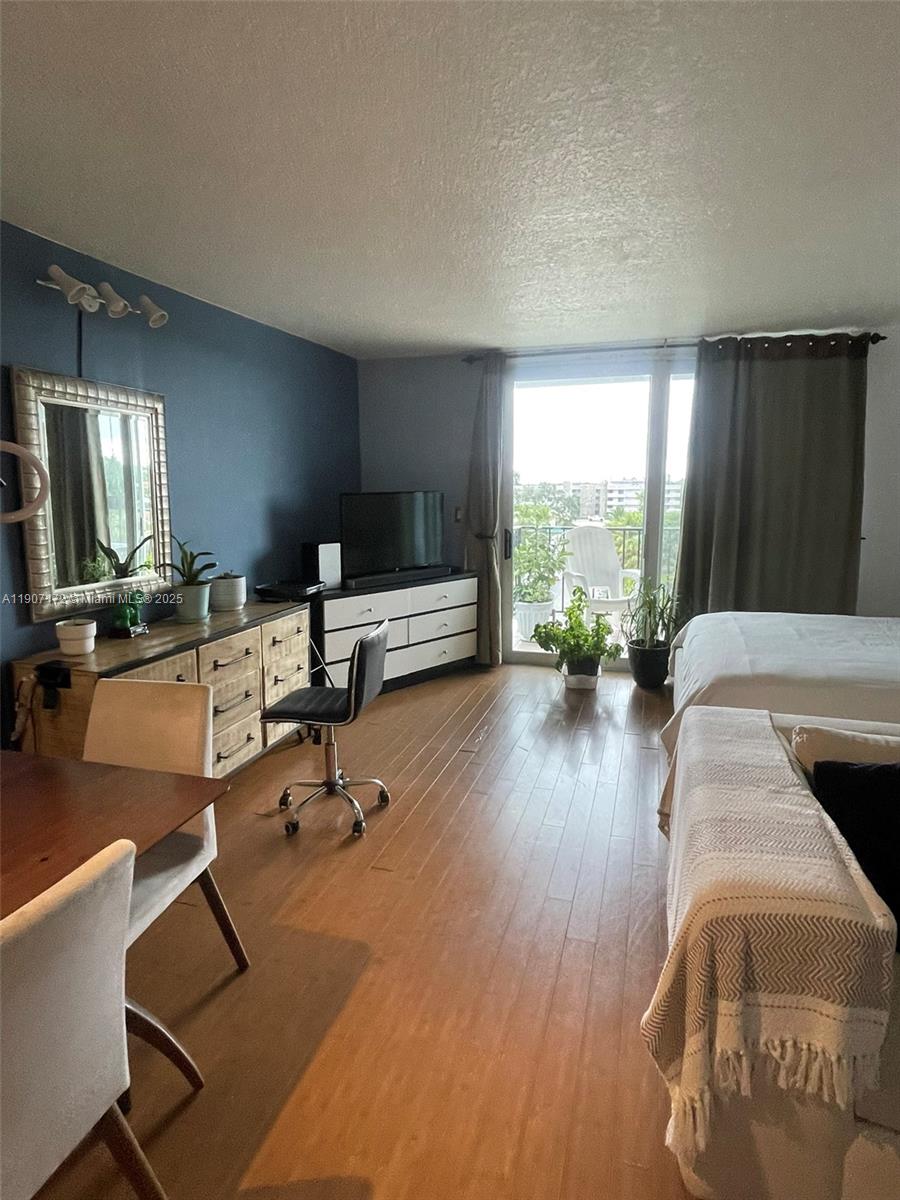 THREE HORIZONS EAST CONDO - Residential