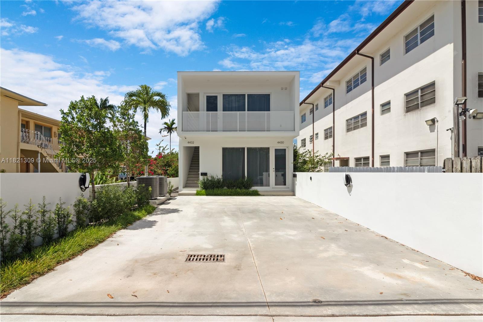 4430 W Flagler St Lower, Miami, Broward County, Florida - 3 Bedrooms  
3 Bathrooms - 