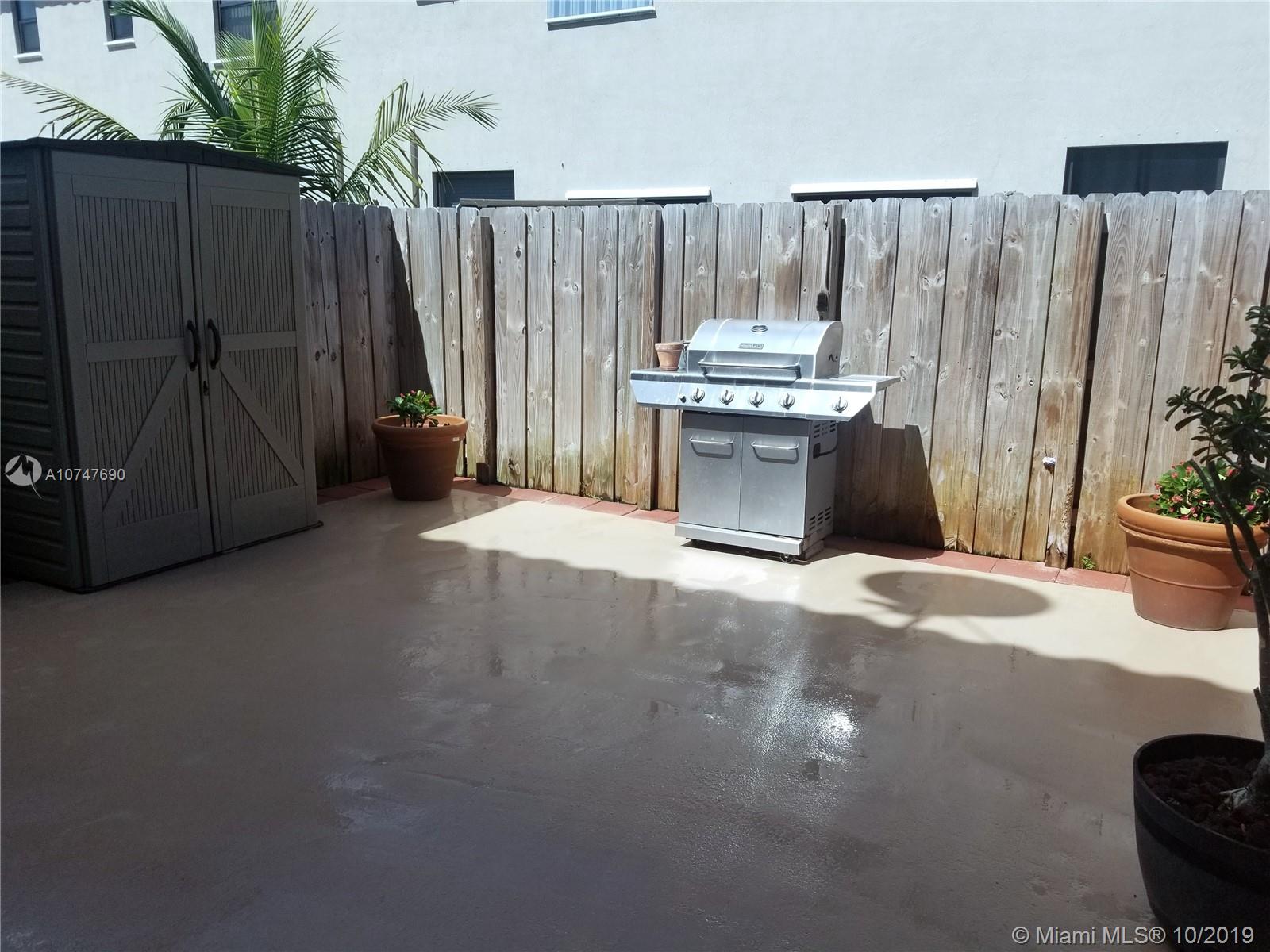 GARDEN ESTATES AT THE HAM - Residential