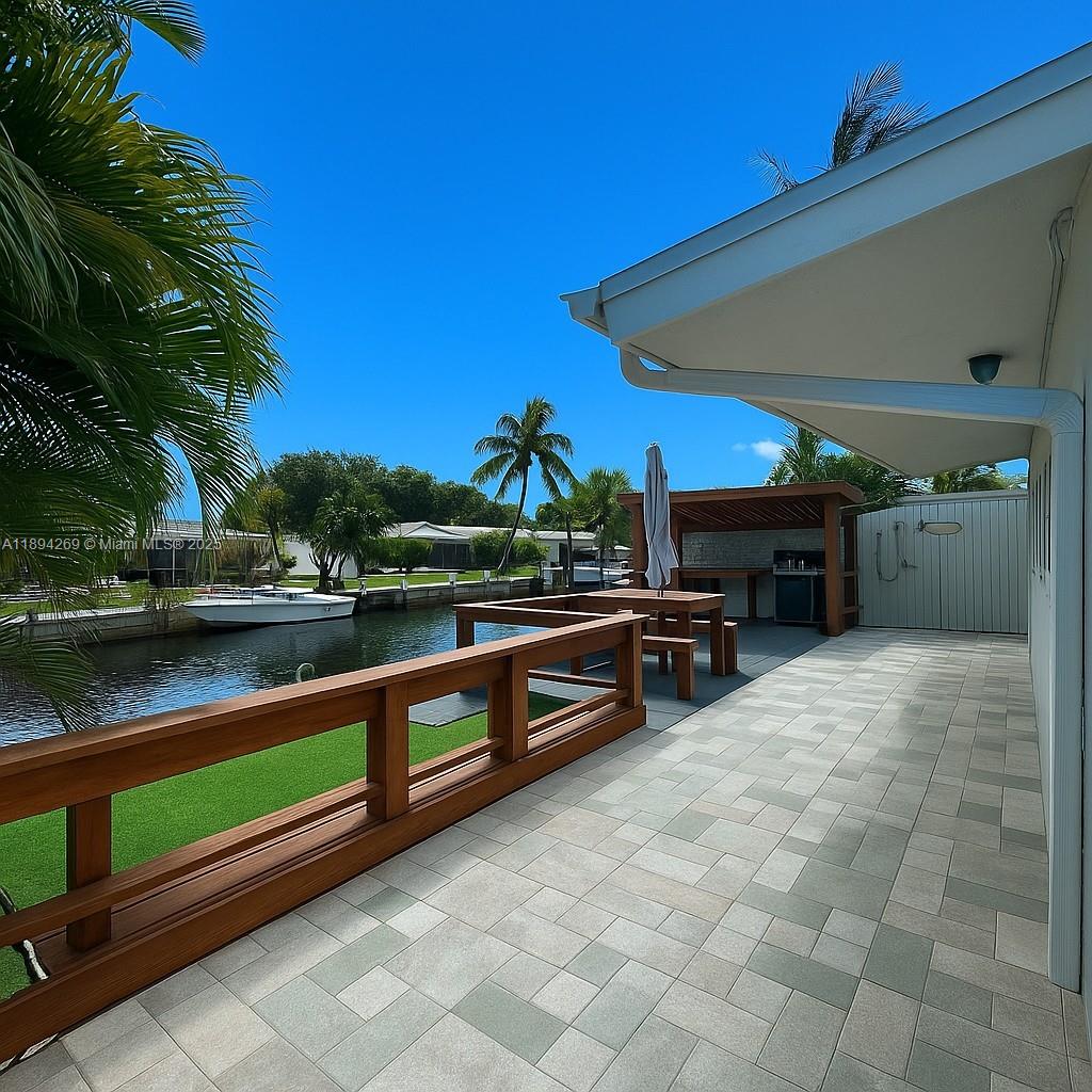 FISHERMANS HIDEAWAY SECTI - Residential