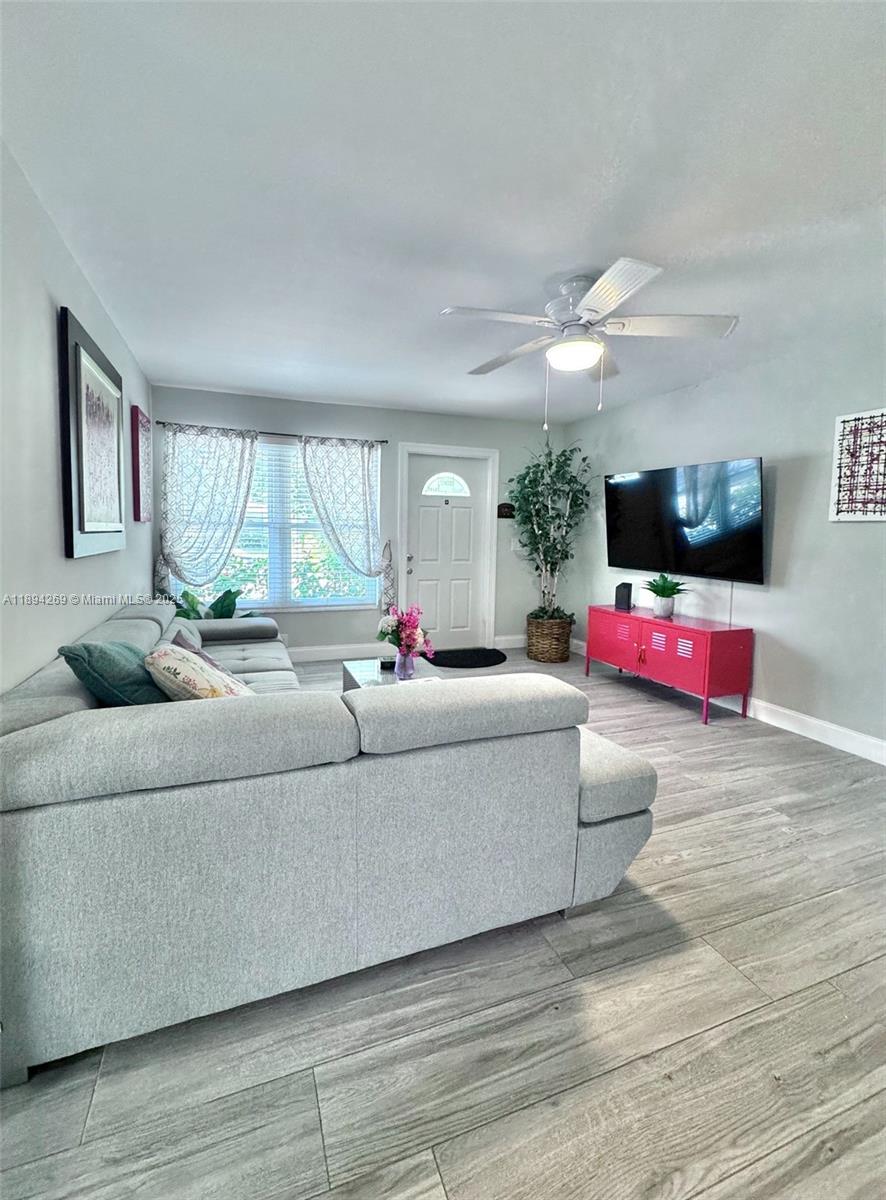 FISHERMANS HIDEAWAY SECTI - Residential