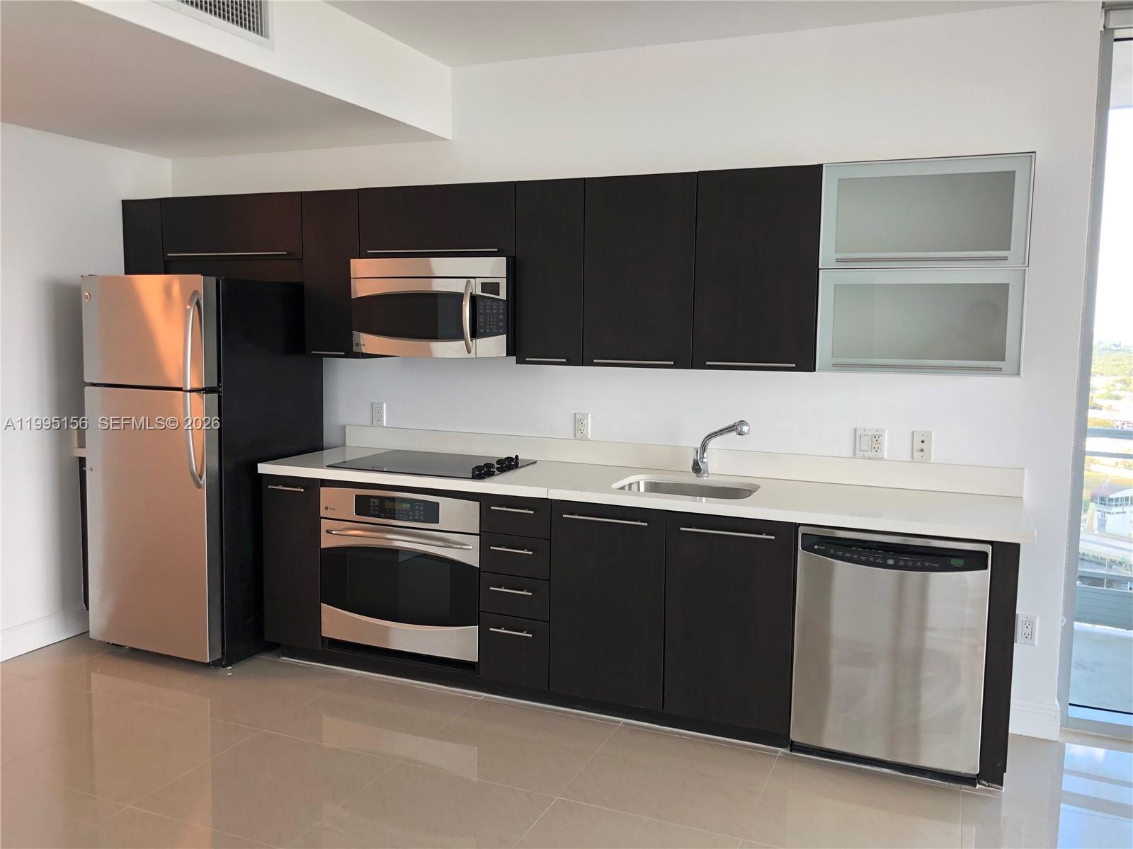 THE IVY CONDO - Residential