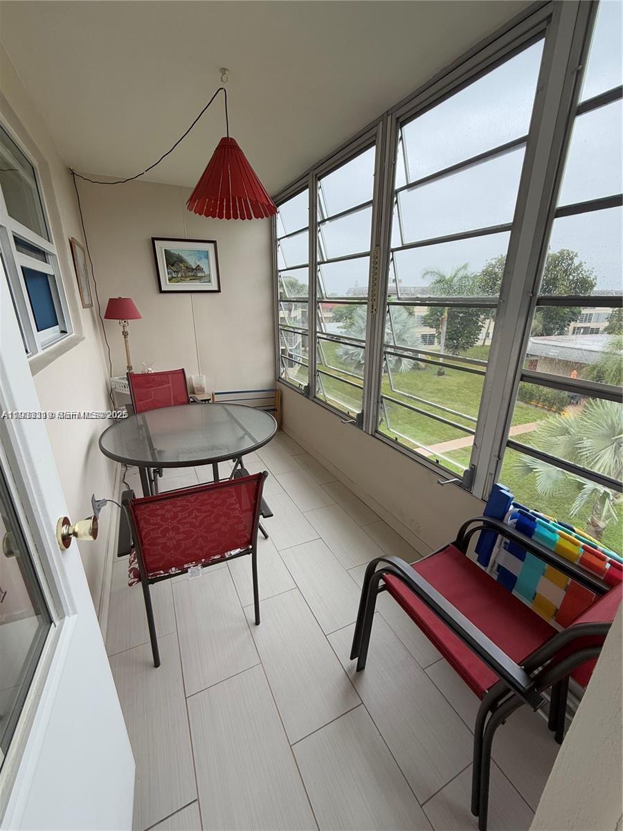 JARRET HALL CONDO - Residential