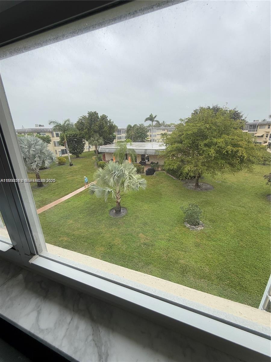 JARRET HALL CONDO - Residential