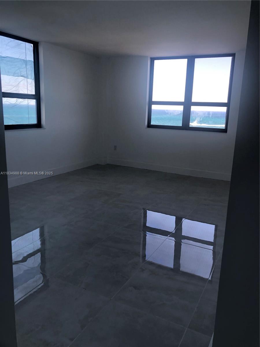 10185 Collins Ave 1119