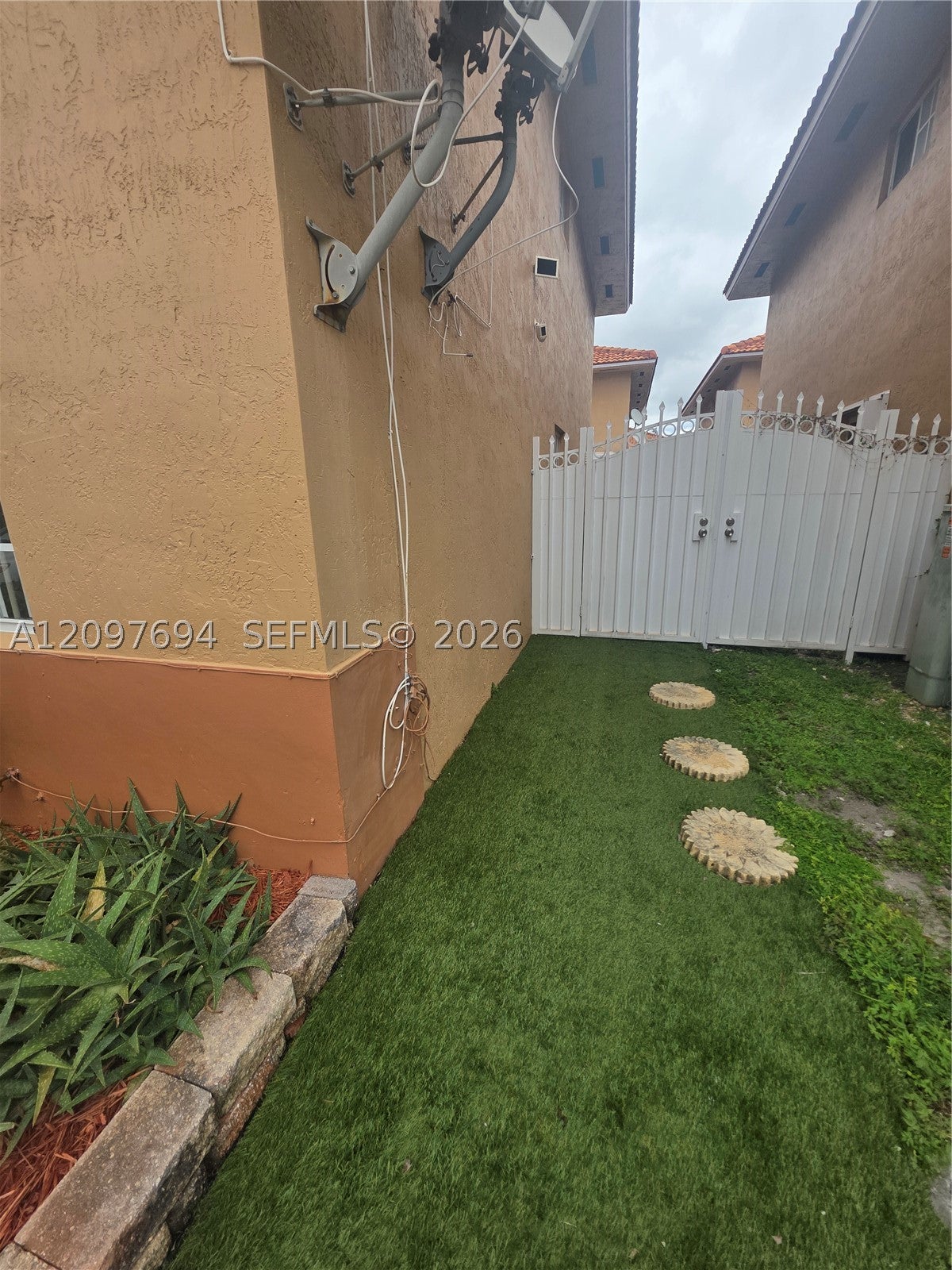 2505 W 76th St 103