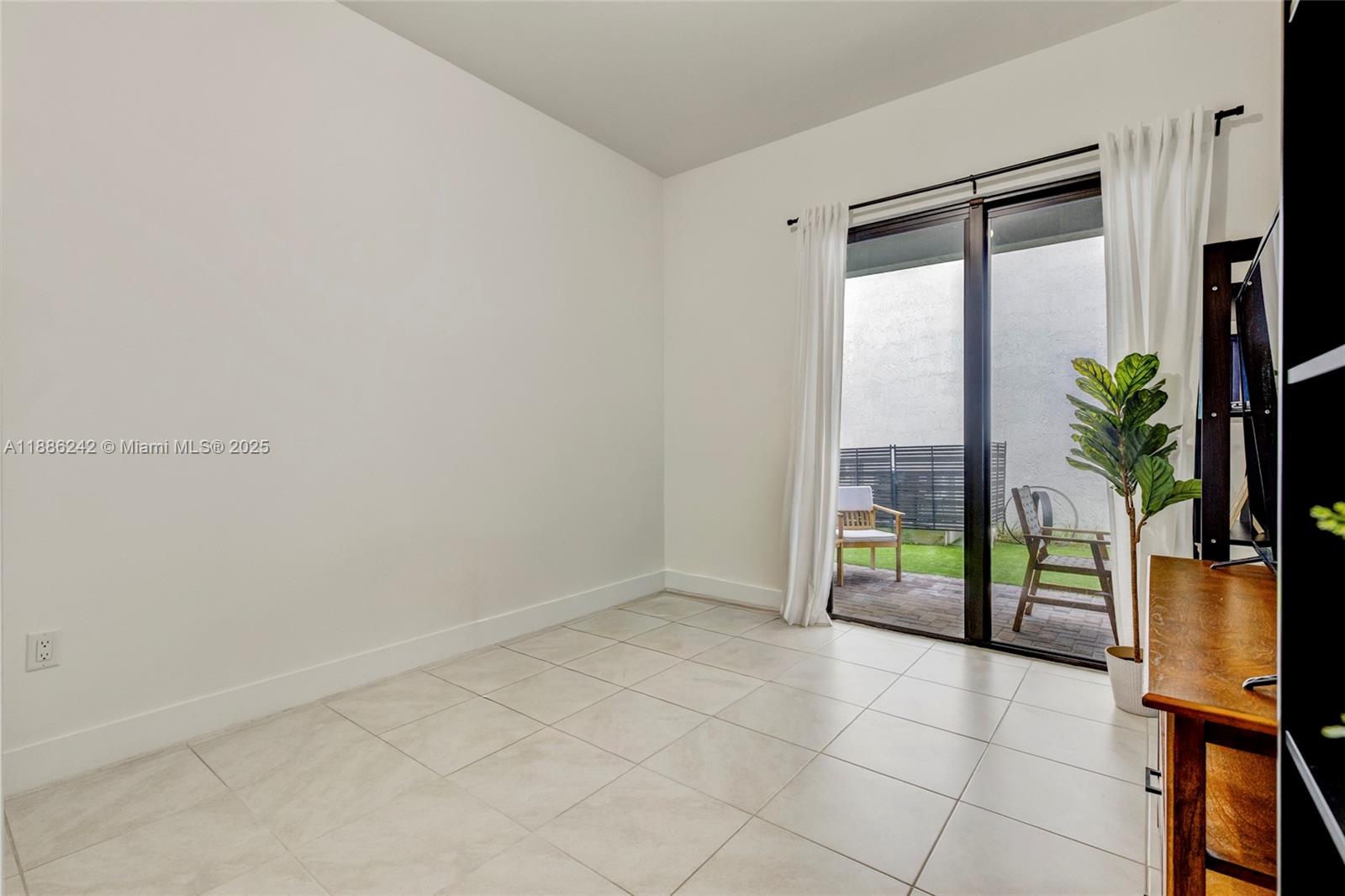 CANARIAS EAST - Residential