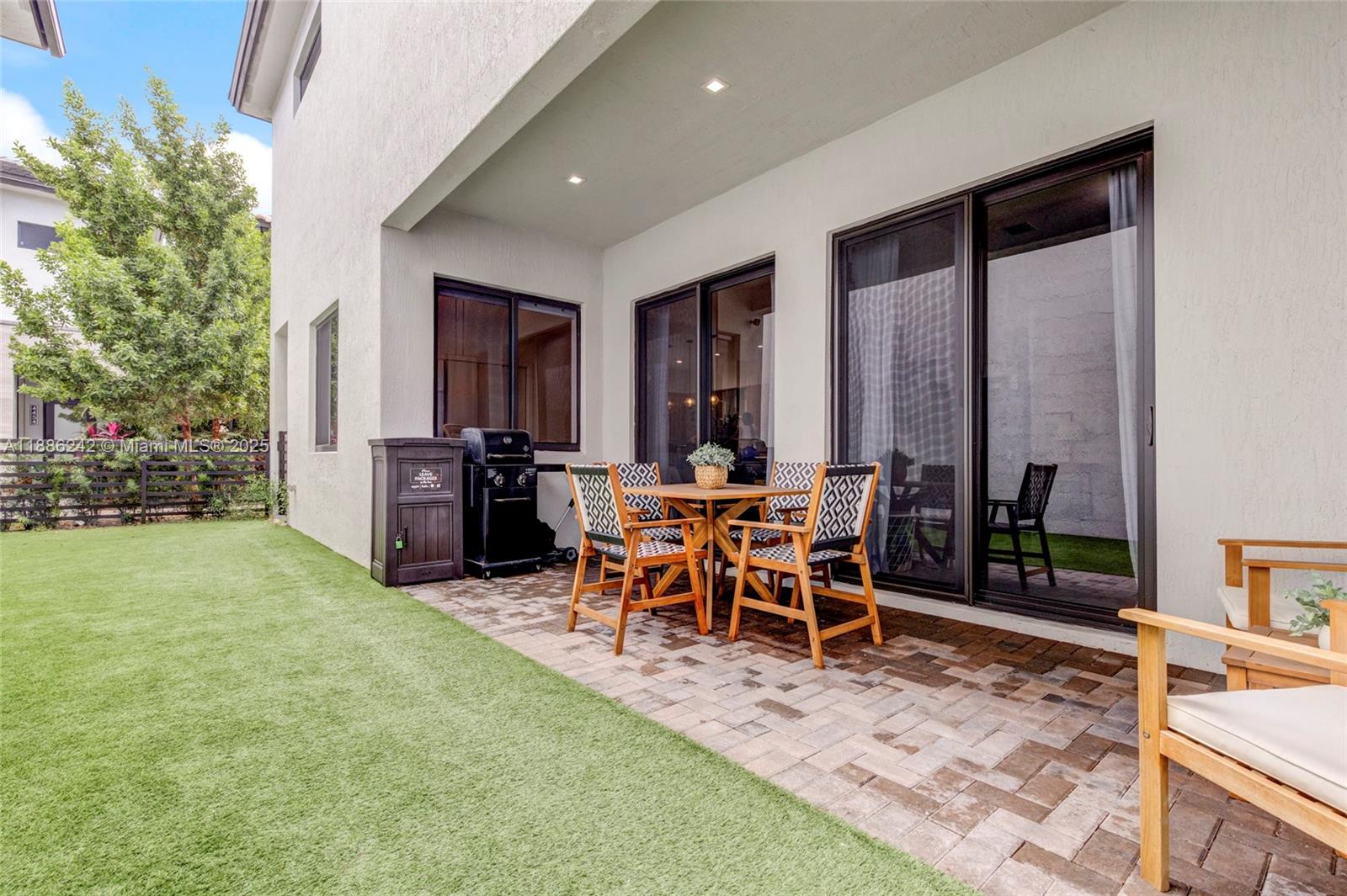 CANARIAS EAST - Residential