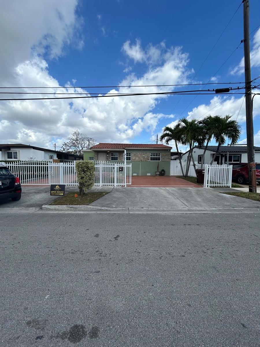 971 E 45th St, Hialeah, Miami-Dade County, Florida - 3 Bedrooms  
2 Bathrooms - 