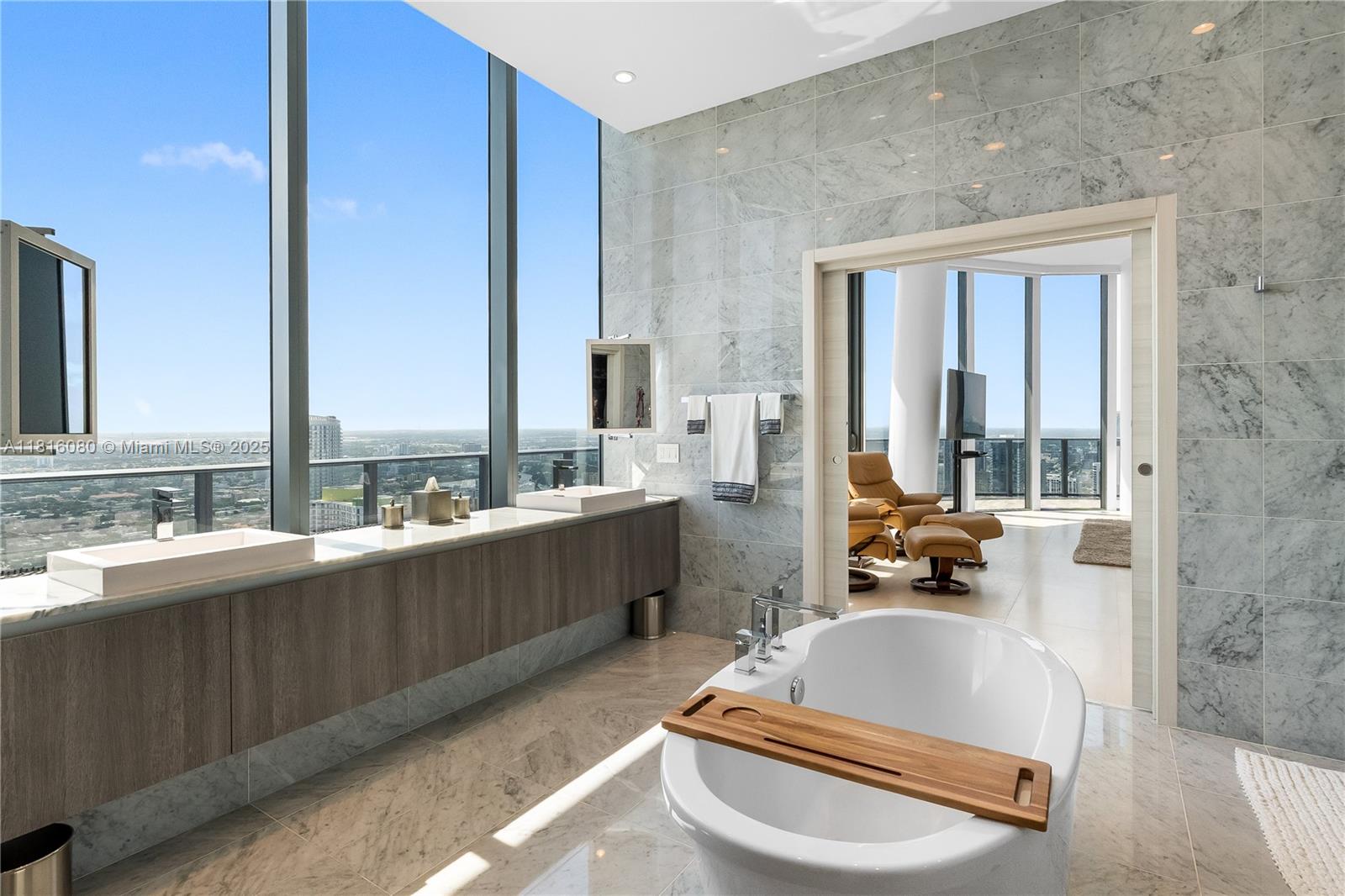 801 SMA RESIDENCES CONDO - Residential