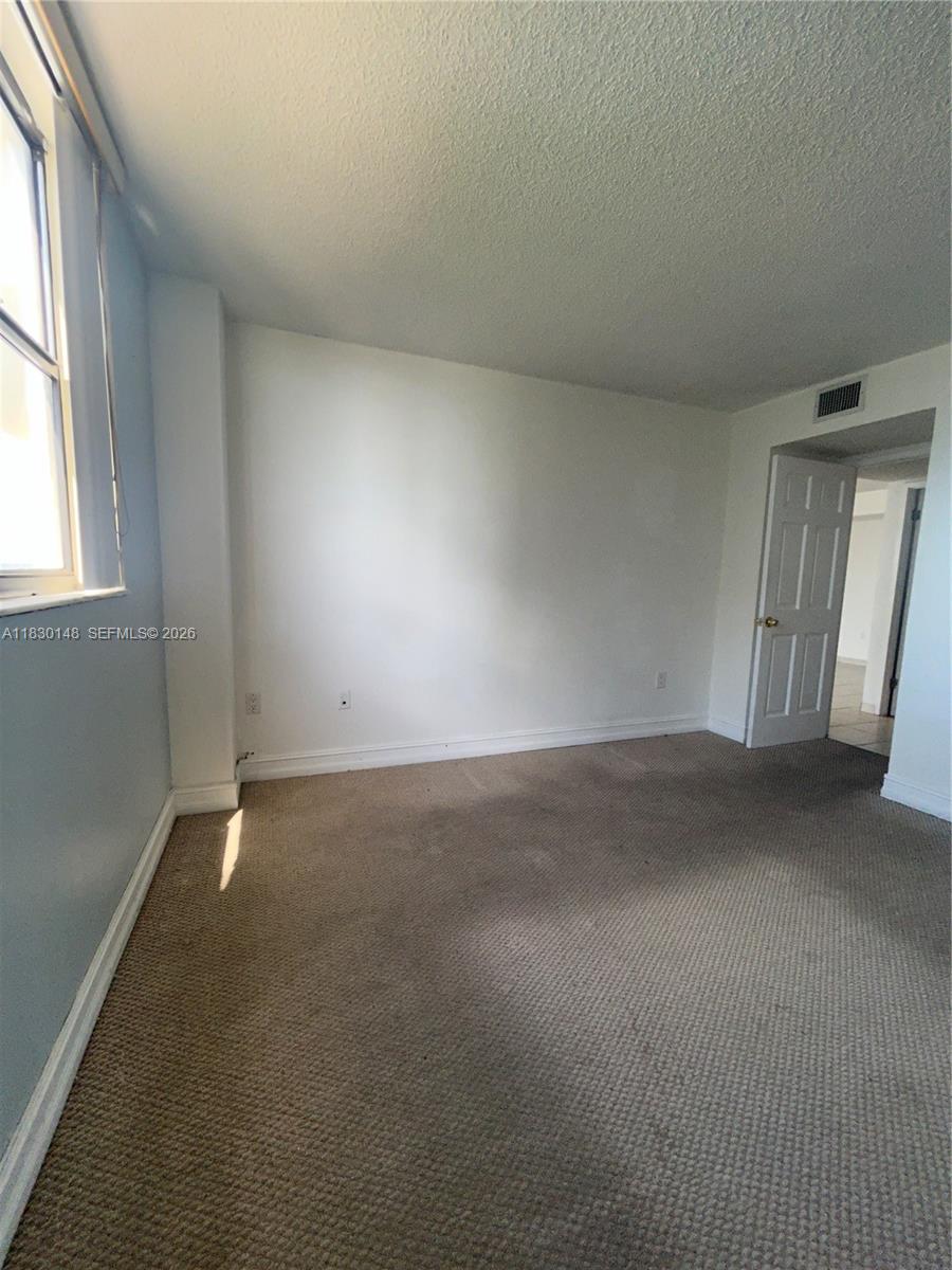 WINSTON TOWERS 600 CONDO - Residential