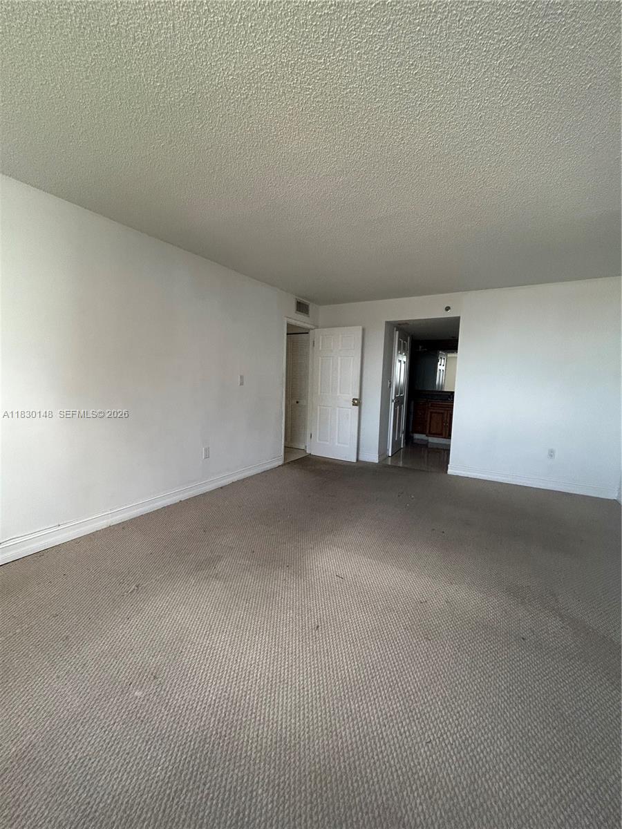 WINSTON TOWERS 600 CONDO - Residential