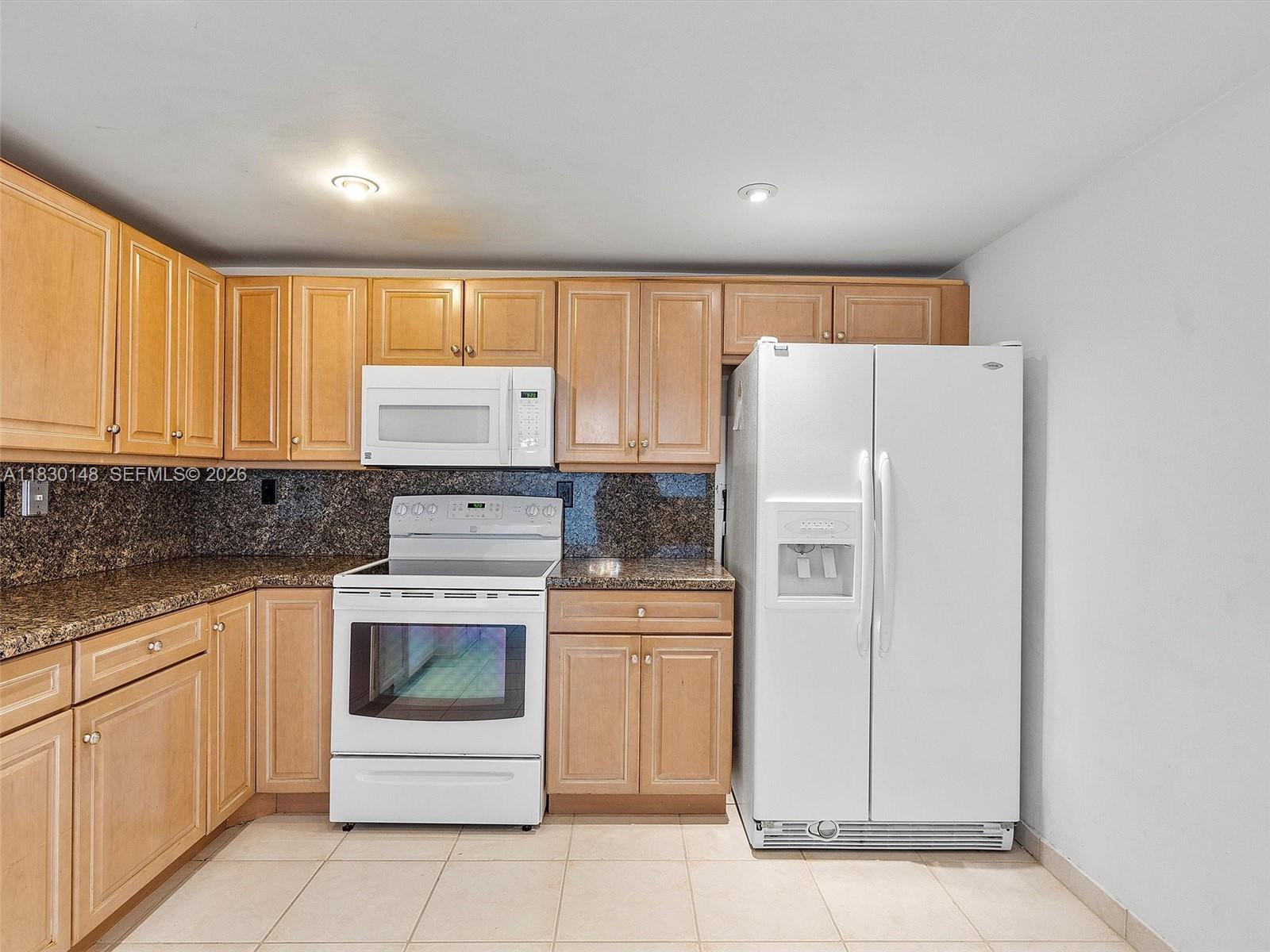 WINSTON TOWERS 600 CONDO - Residential