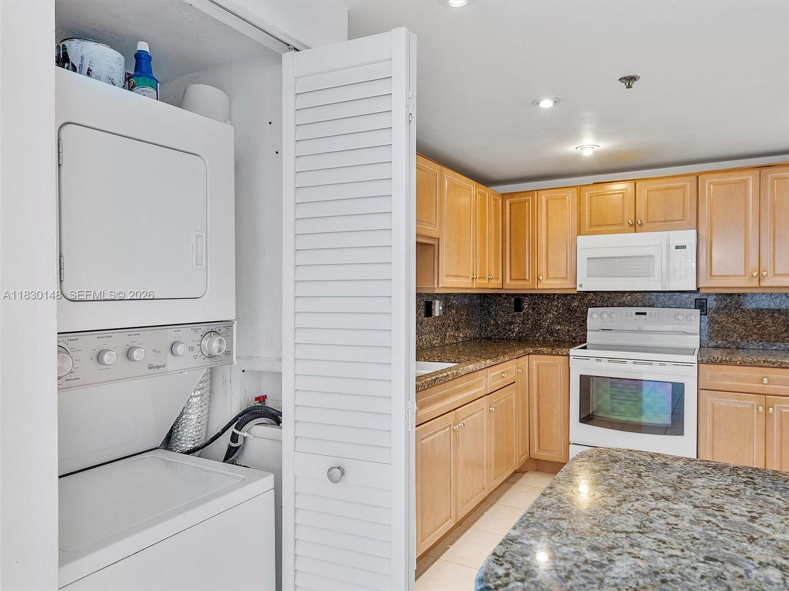 WINSTON TOWERS 600 CONDO - Residential