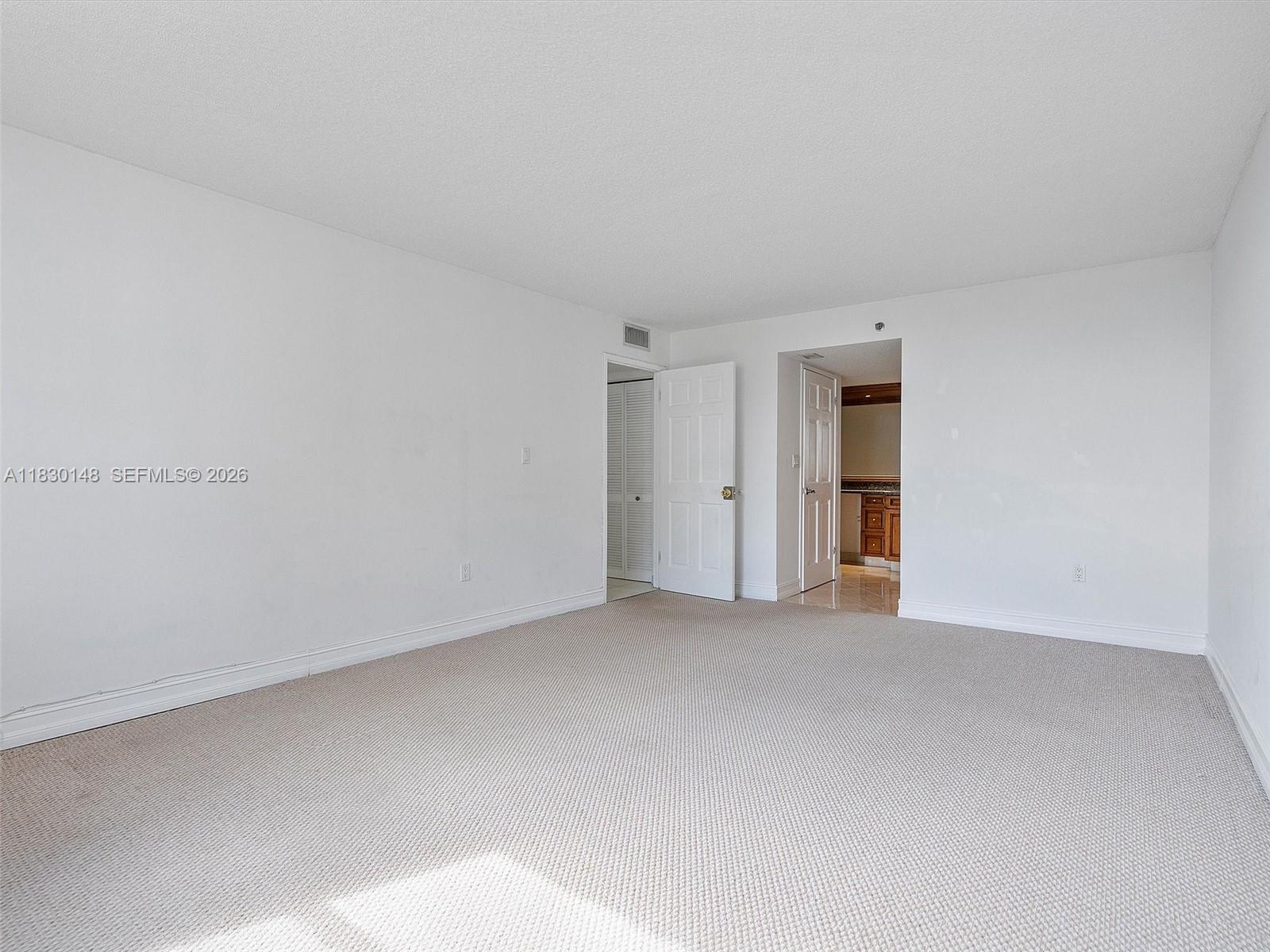 WINSTON TOWERS 600 CONDO - Residential