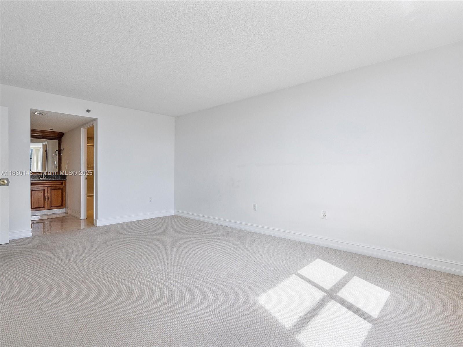 WINSTON TOWERS 600 CONDO - Residential