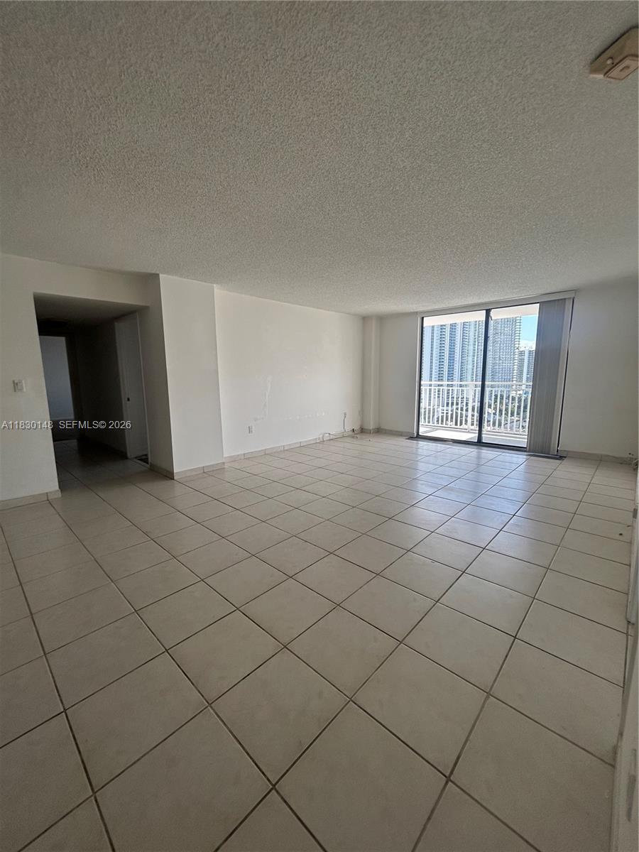 WINSTON TOWERS 600 CONDO - Residential