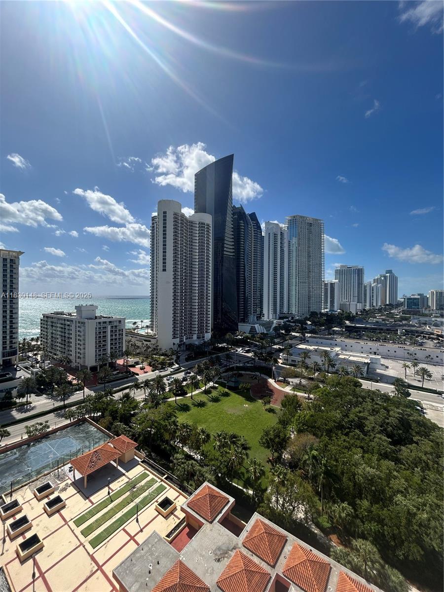 WINSTON TOWERS 600 CONDO - Residential